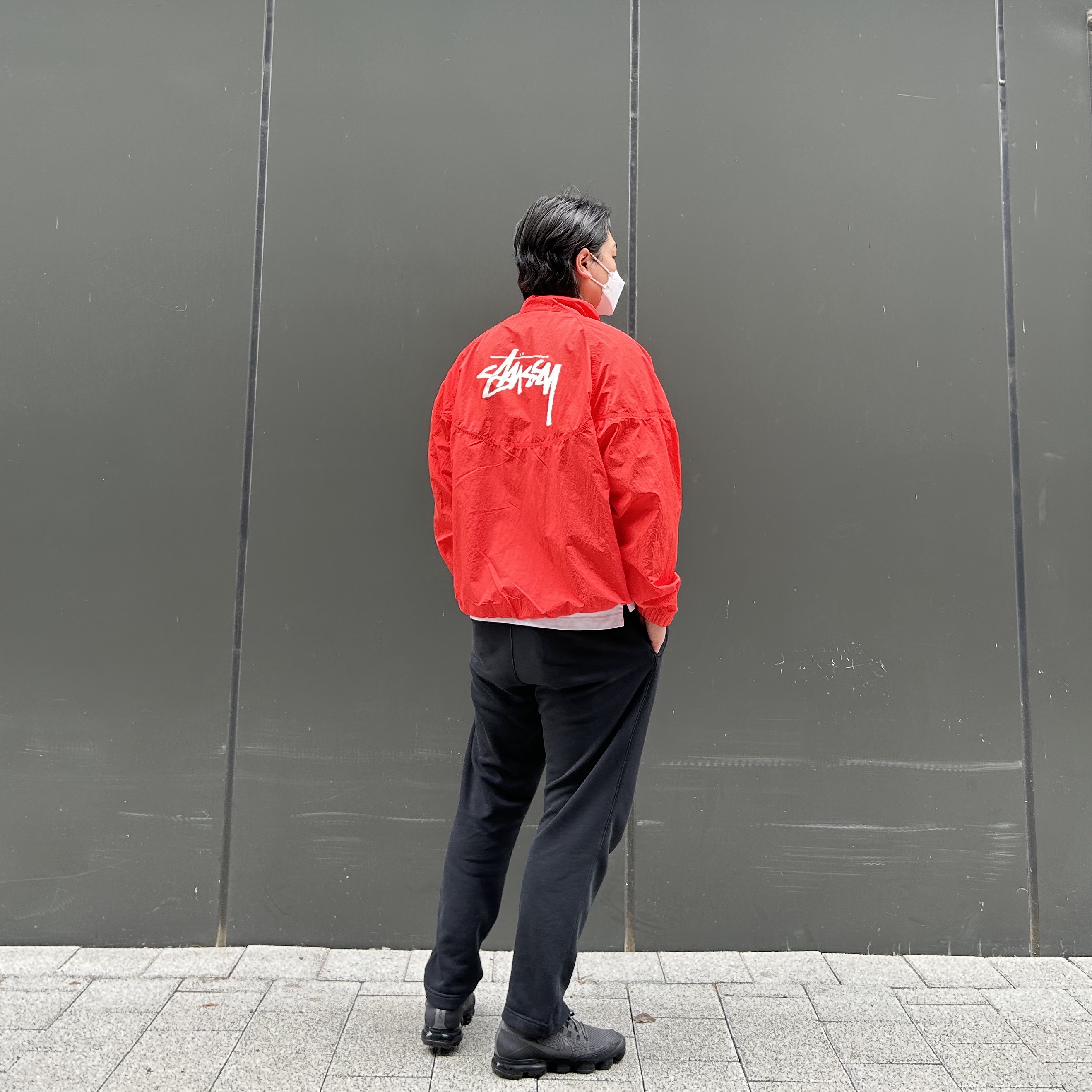 Nike x Stussy Windrunner Jacket Habanero Red 착용 스타일