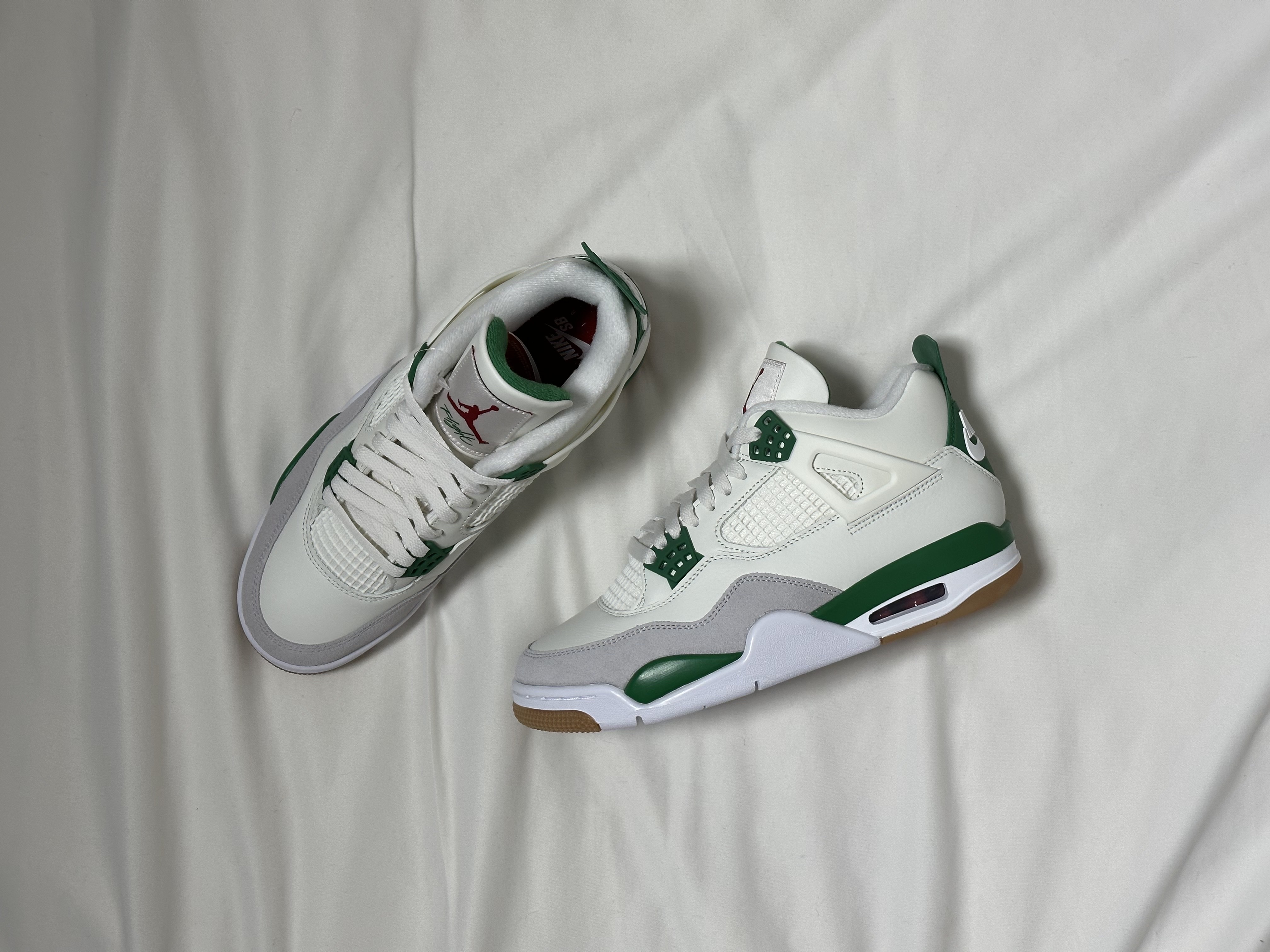 Jordan 4 x Nike SB Retro SP Pine Green 착용 스타일 - 1