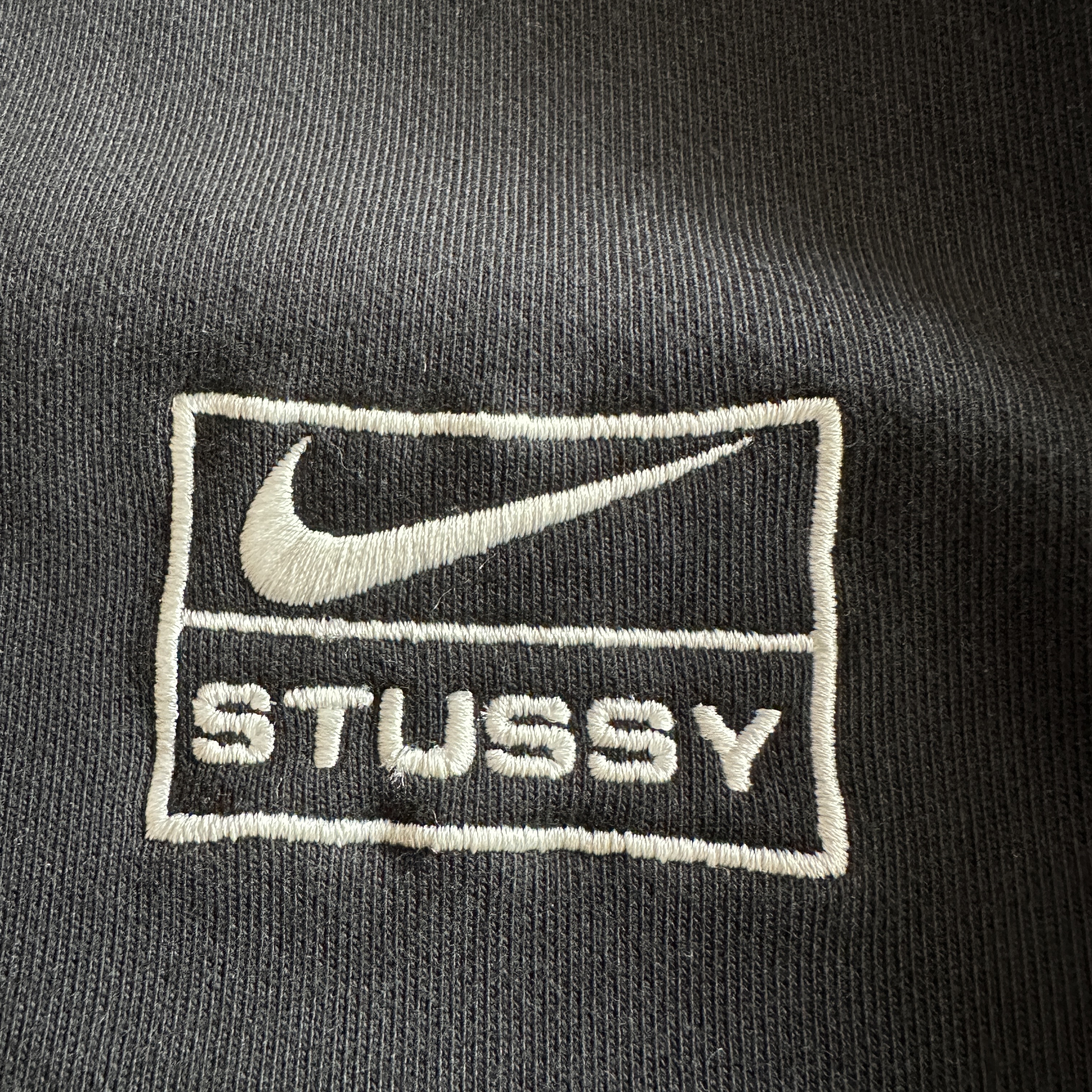 Nike x Stussy NRG Washed Fleece Crewneck Black (DO5310-010) 착용 스타일