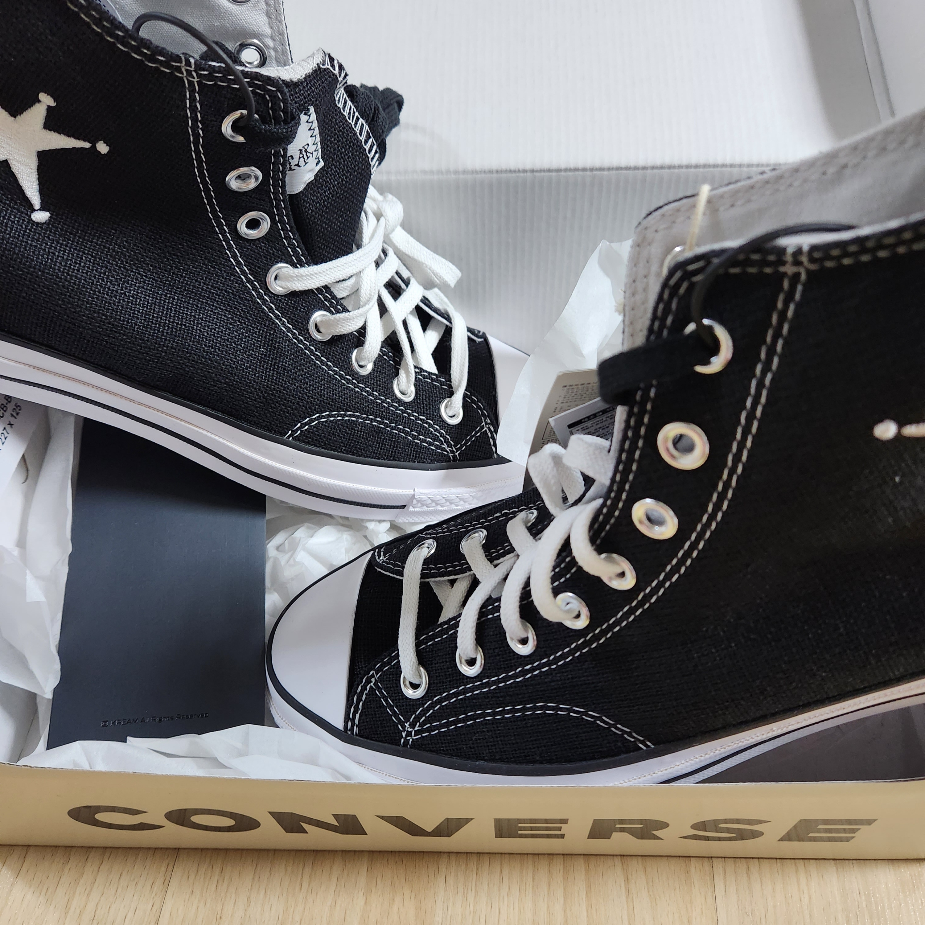 Converse x Stussy Chuck 70 High Black 착용 스타일 - 2