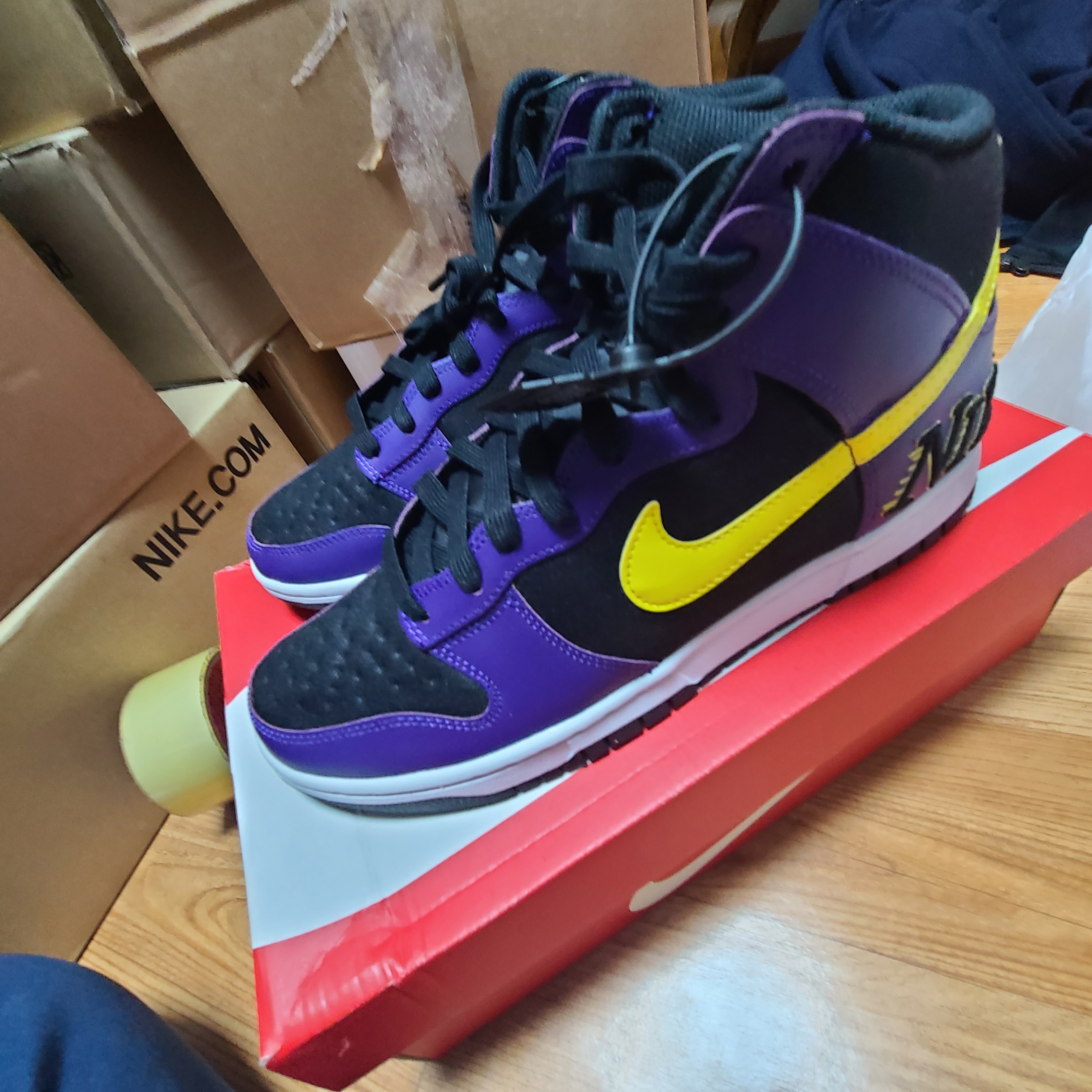 Nike Dunk High PRM EMB Court Purple 착용 스타일