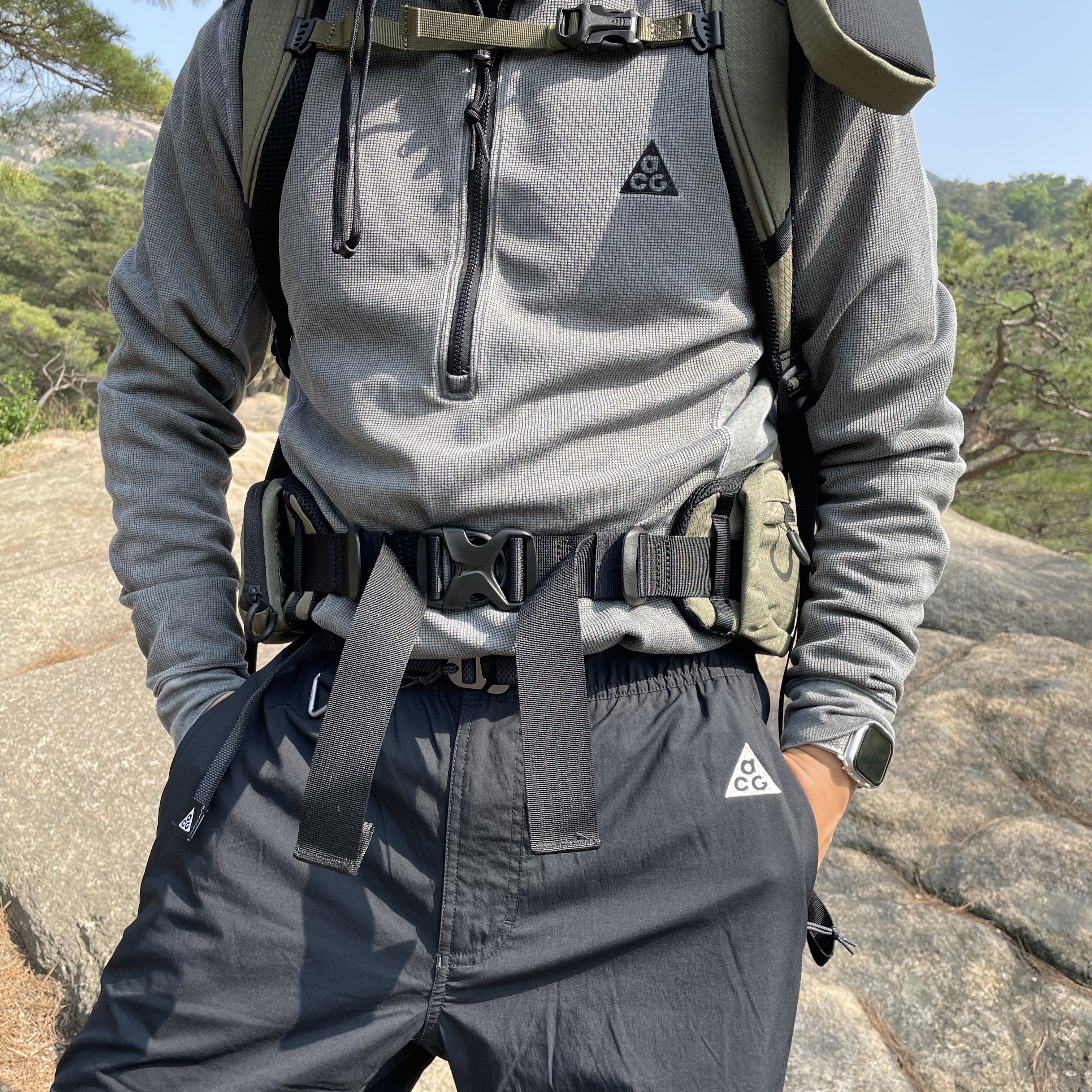 Nike NRG Dri-Fit ACG ADV Steeple Rock Half Zip Base Layer Black - Asia, Nike ACG Zip-Off Trail Pants Black - Asia 착용 스타일