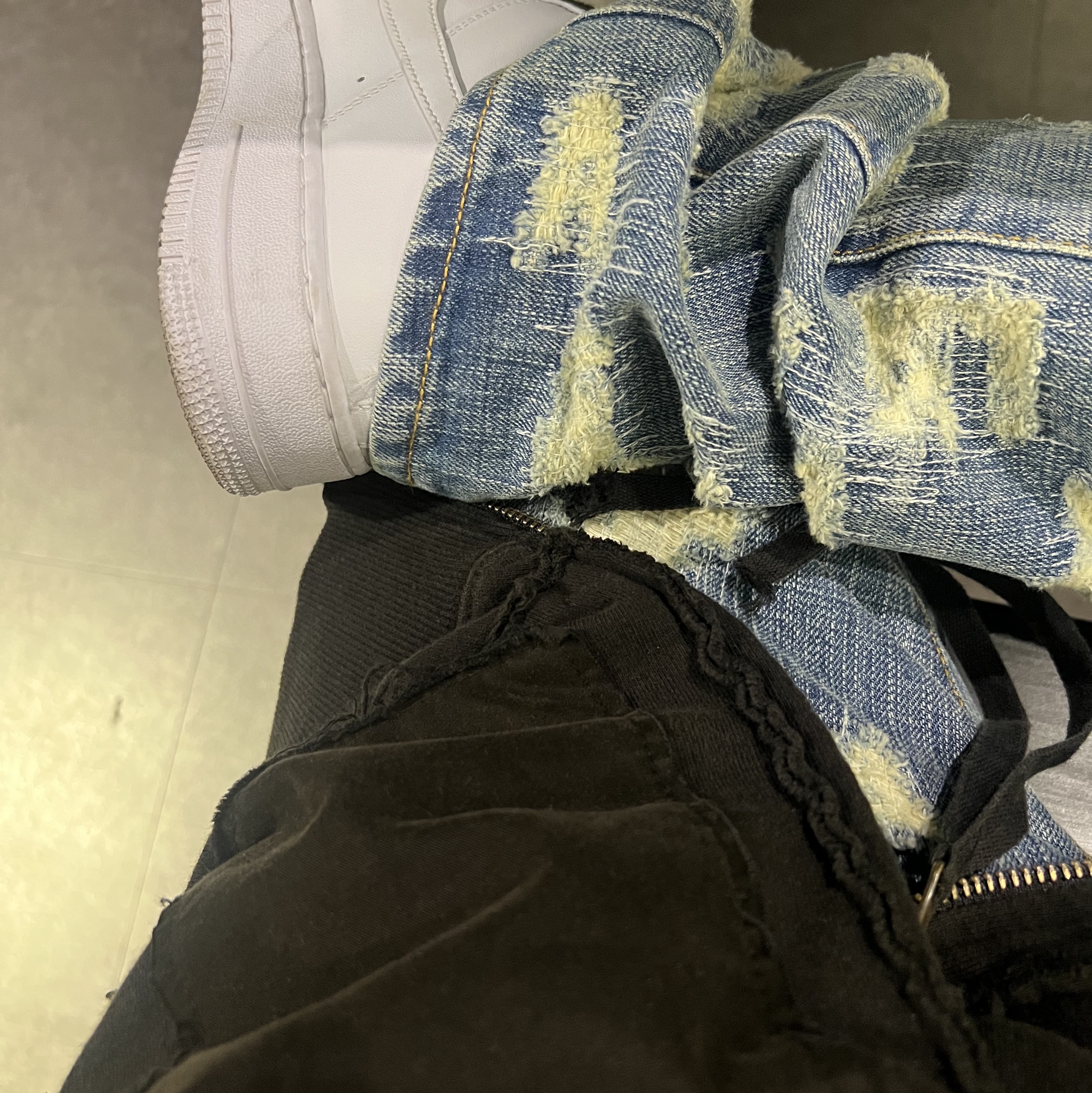 Undermycar x Konic Section Vol.2 Hard Destroyed Washed Jeans - 23SS, Nike Air Force 1 '07 Low White 착용 스타일 - 3
