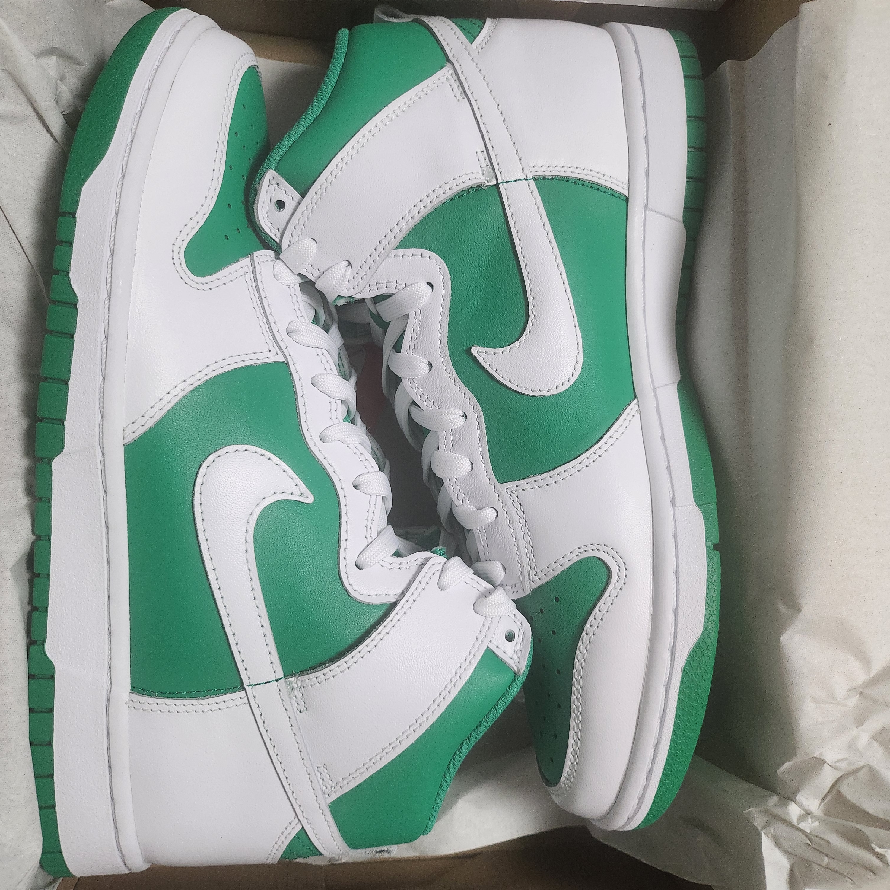 Nike Dunk High Retro Stadium Green and White 착용 스타일 - 1