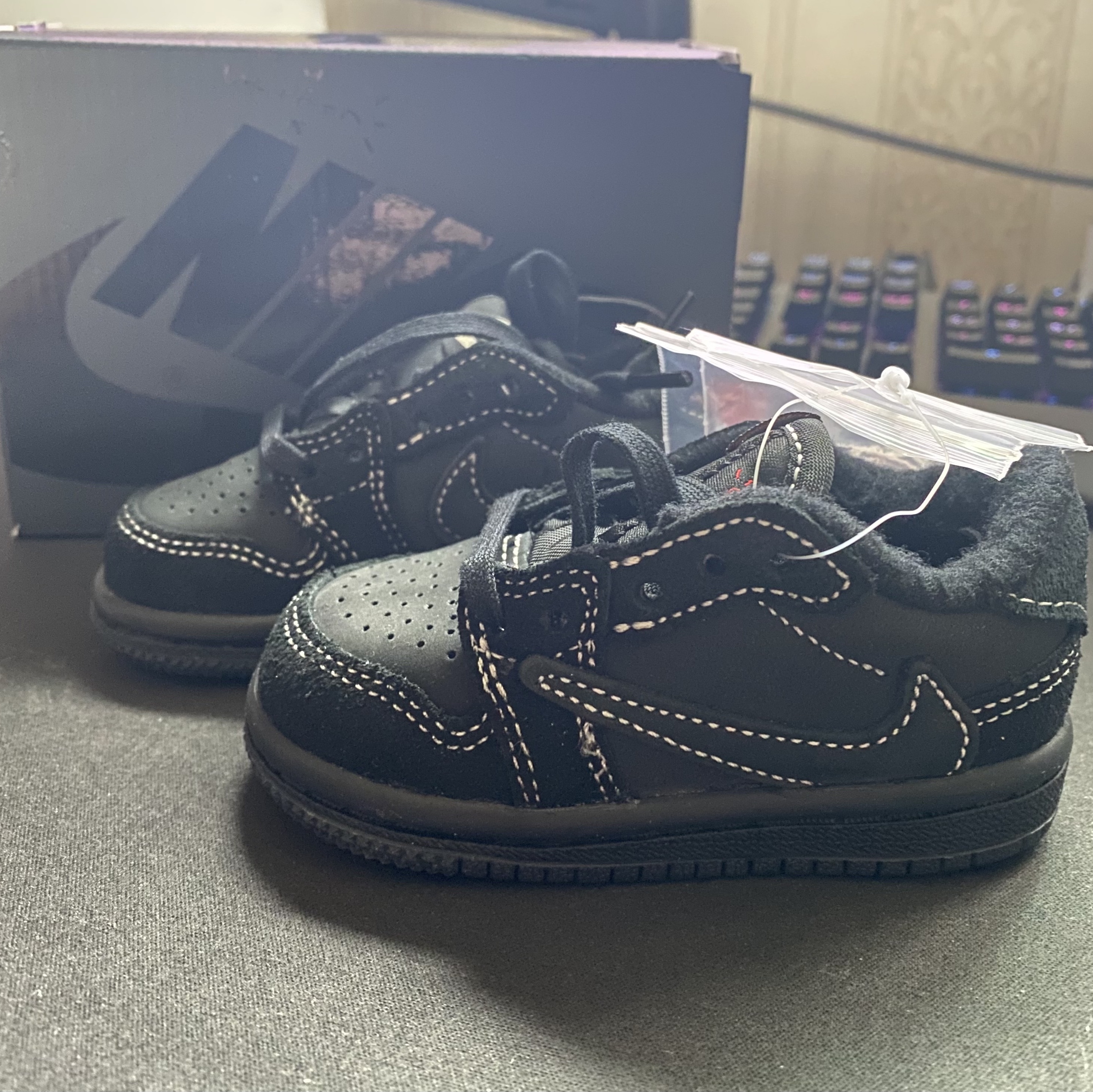 (TD) Jordan 1 x Travis Scott Retro Low OG SP Black Phantom 착용 스타일