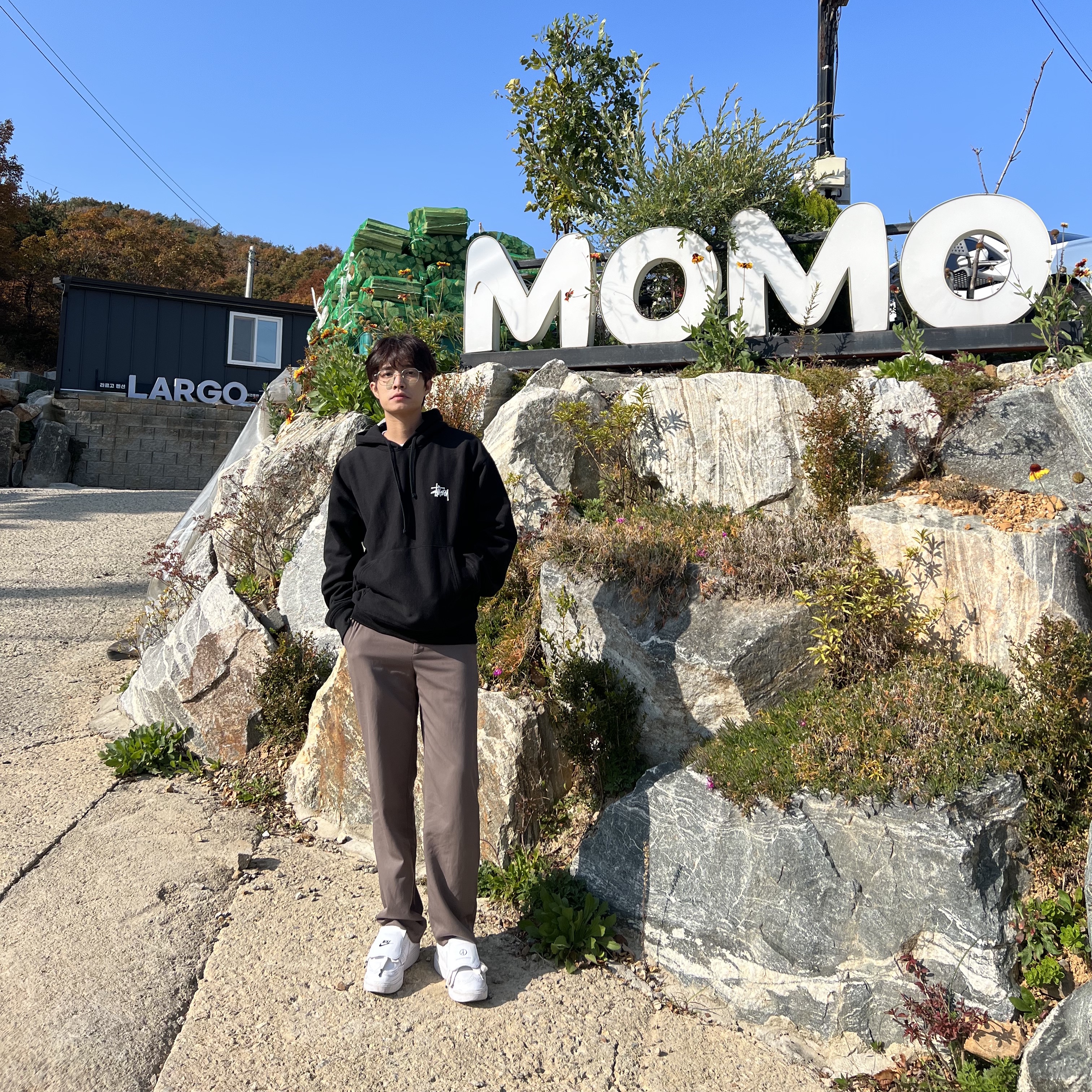 나이키 x 피스마이너스원 퀀도1 블랙 앤 화이트 착용 스타일 - 3