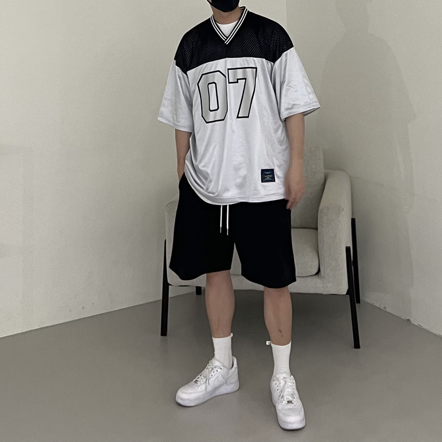 나이키 x 드레이크 녹타 에어포스 1 로우 SP 서티파이드 러버 보이 화이트 착용 스타일 - 3