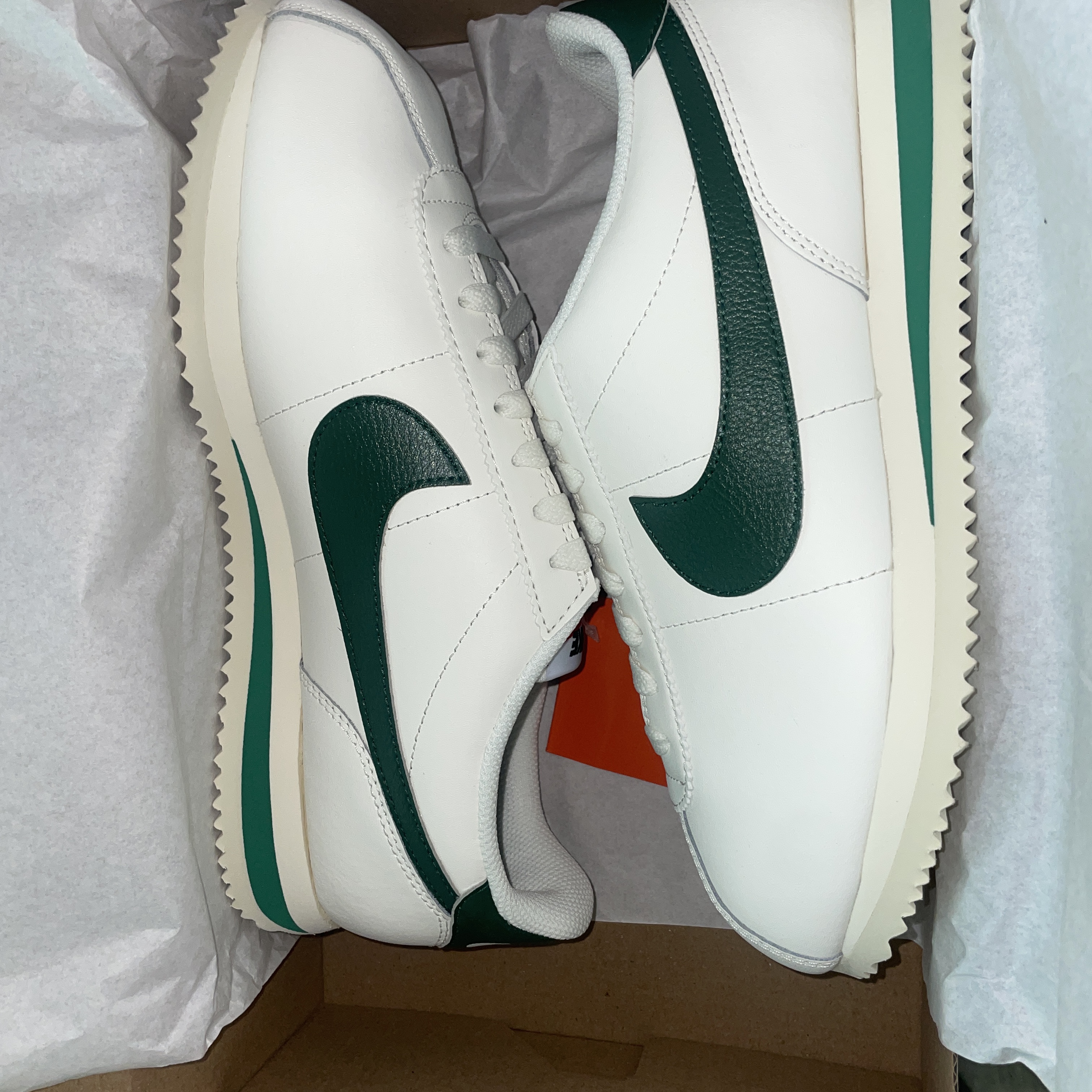 (W) Nike Cortez Gorge Green and Malachite 착용 스타일 - 4