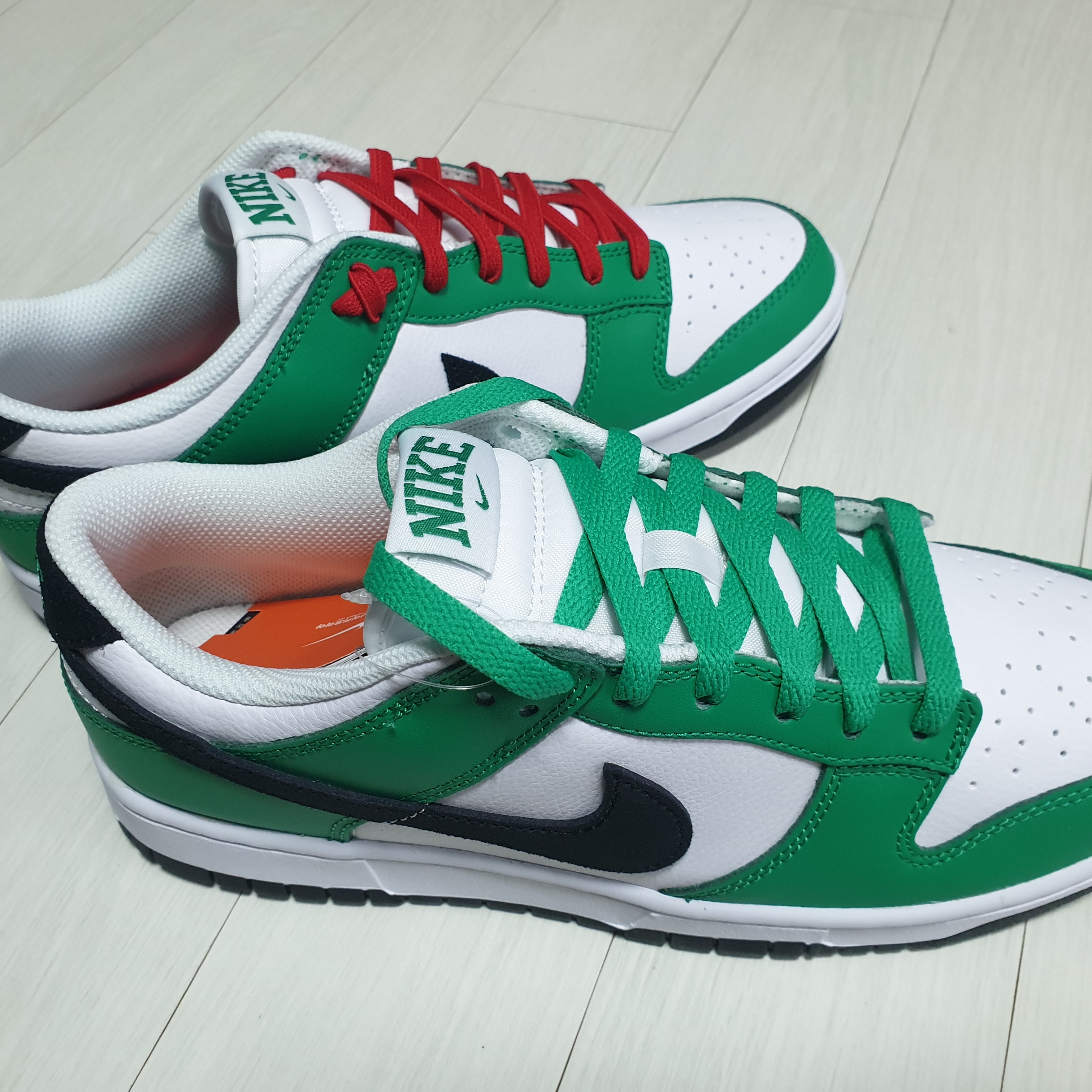 Nike Dunk Low White Green 착용 스타일