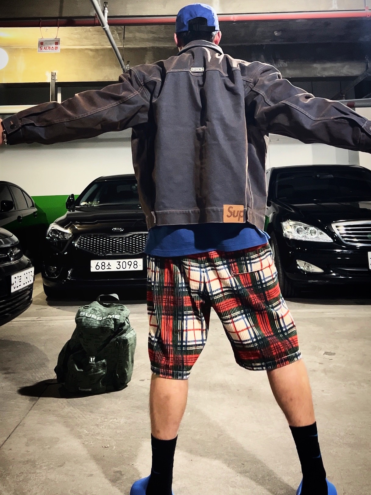 Supreme Coated Cordura Camp Cap Royal - 22SS, Supreme x The North Face Printed Pocket T-Shirt Navy - 23SS 착용 스타일 - 2