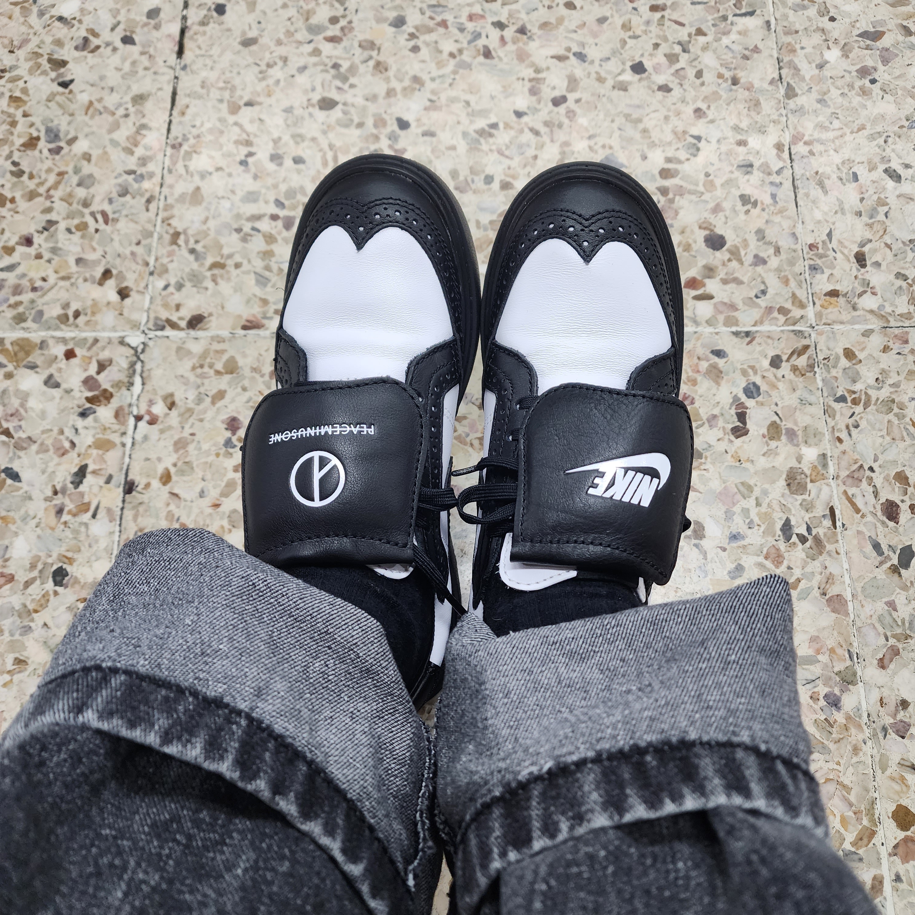 Nike x Peaceminusone Kwondo1 Black and White 착용 스타일 - 3