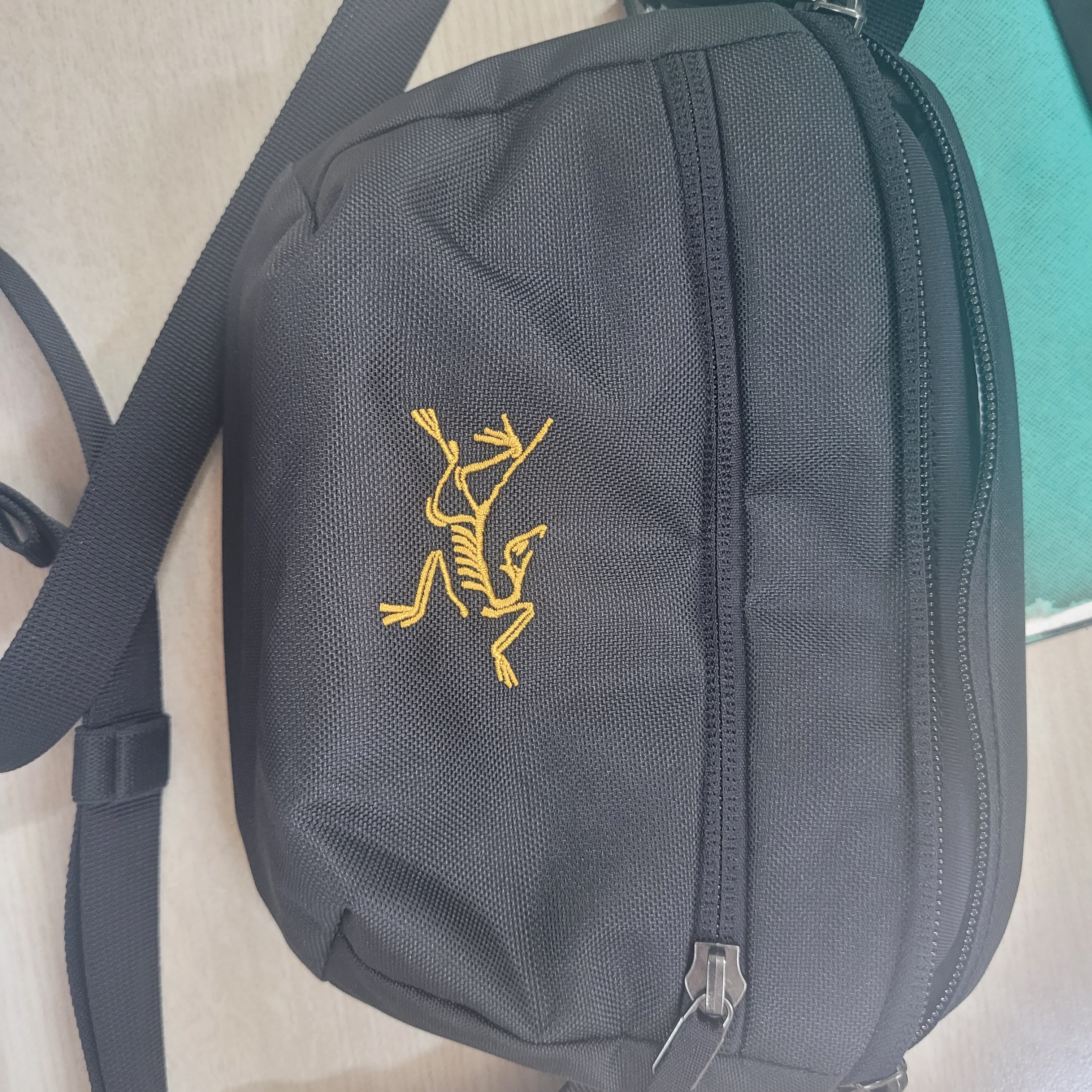 Arc'teryx Mantis 1 Waistpack Black 착용 스타일
