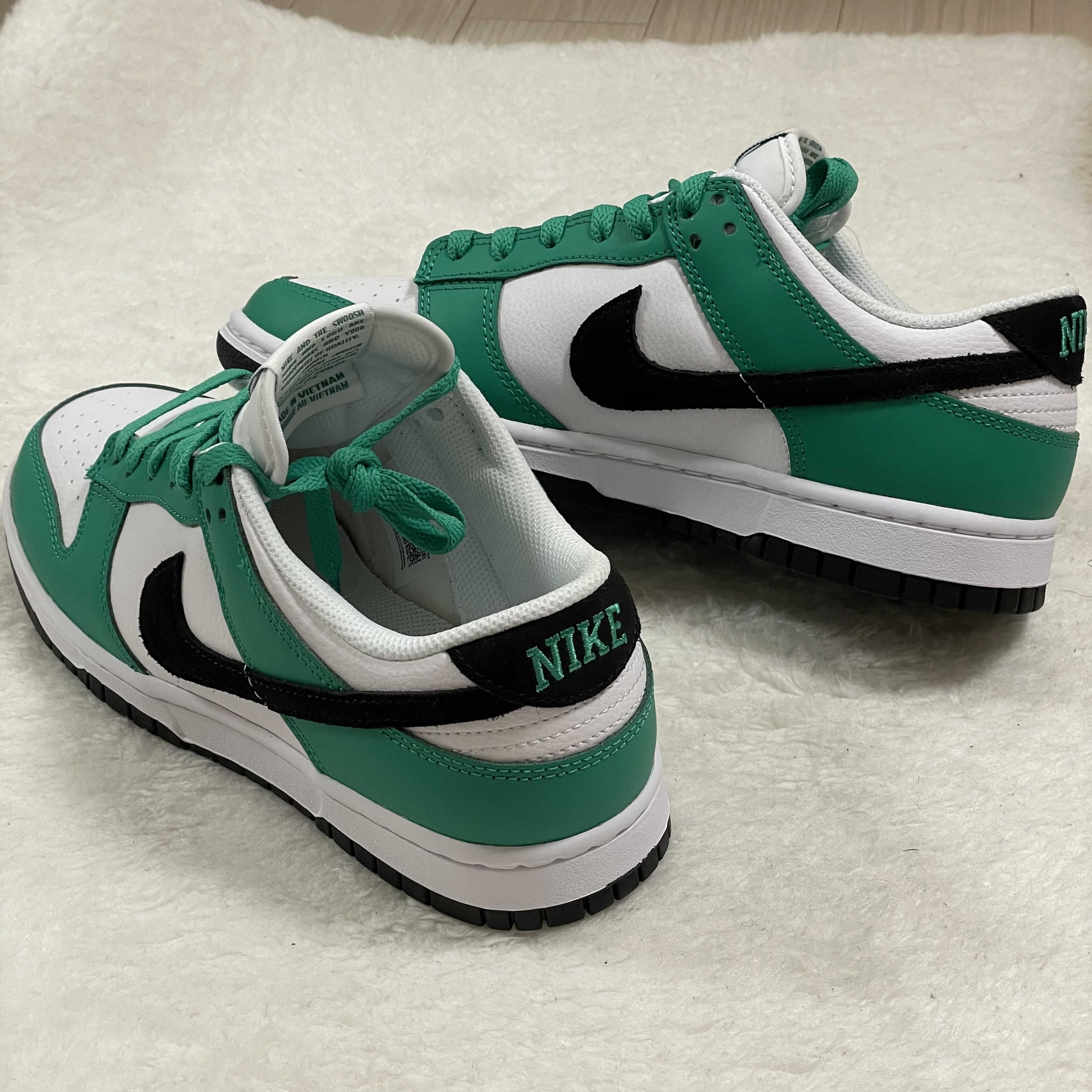 Nike Dunk Low White Green 착용 스타일 - 2
