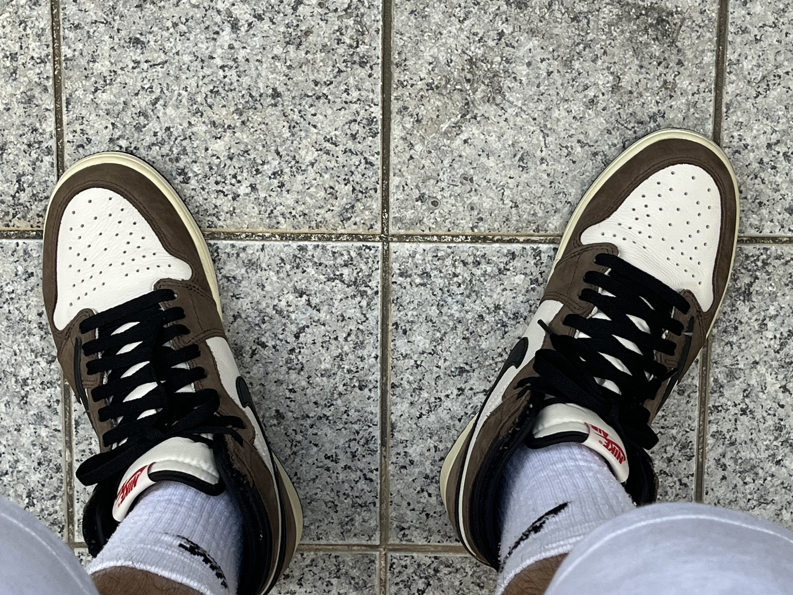 Jordan 1 x Travis Scott Retro High OG SP Mocha 착용 스타일