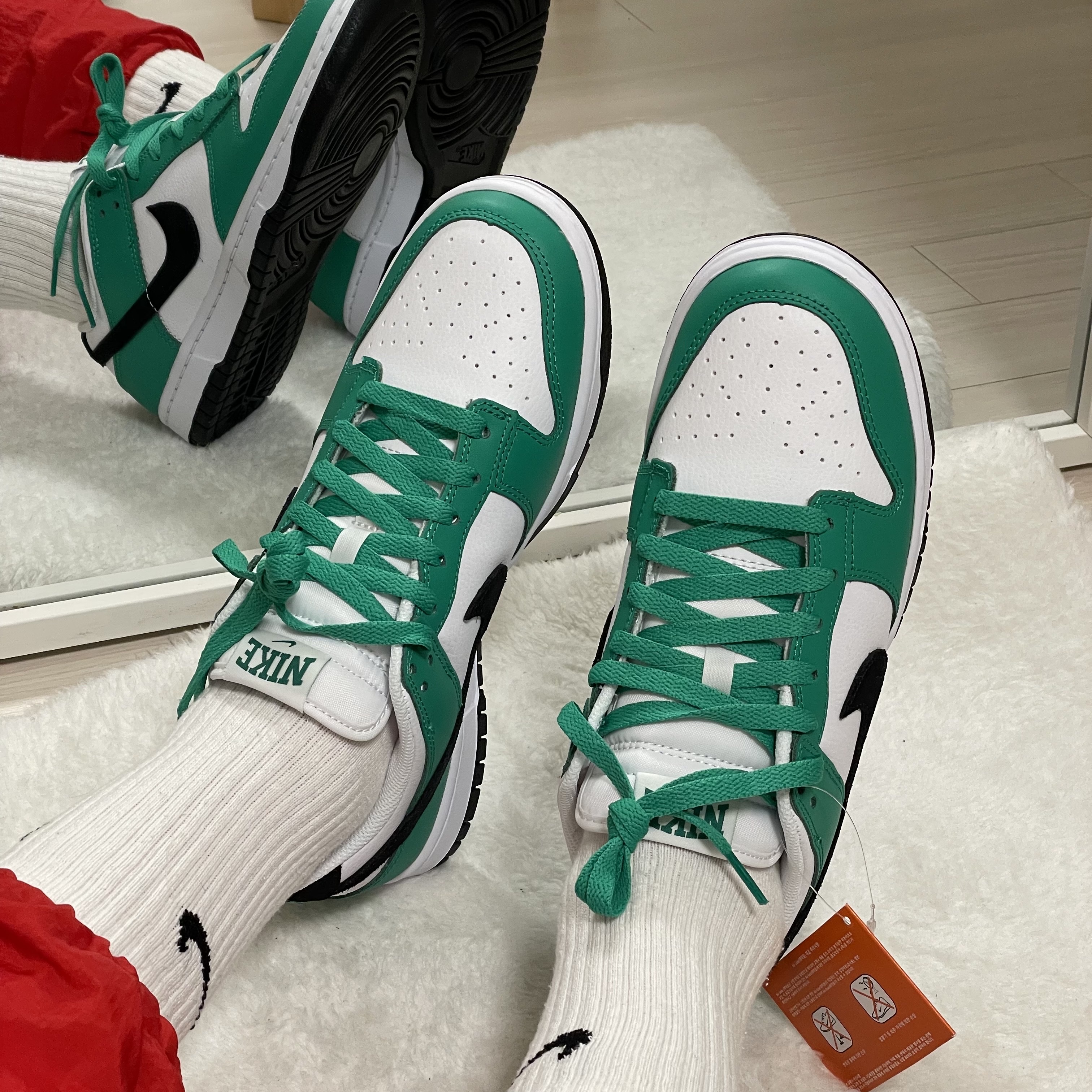 Nike Dunk Low White Green 착용 스타일 - 4