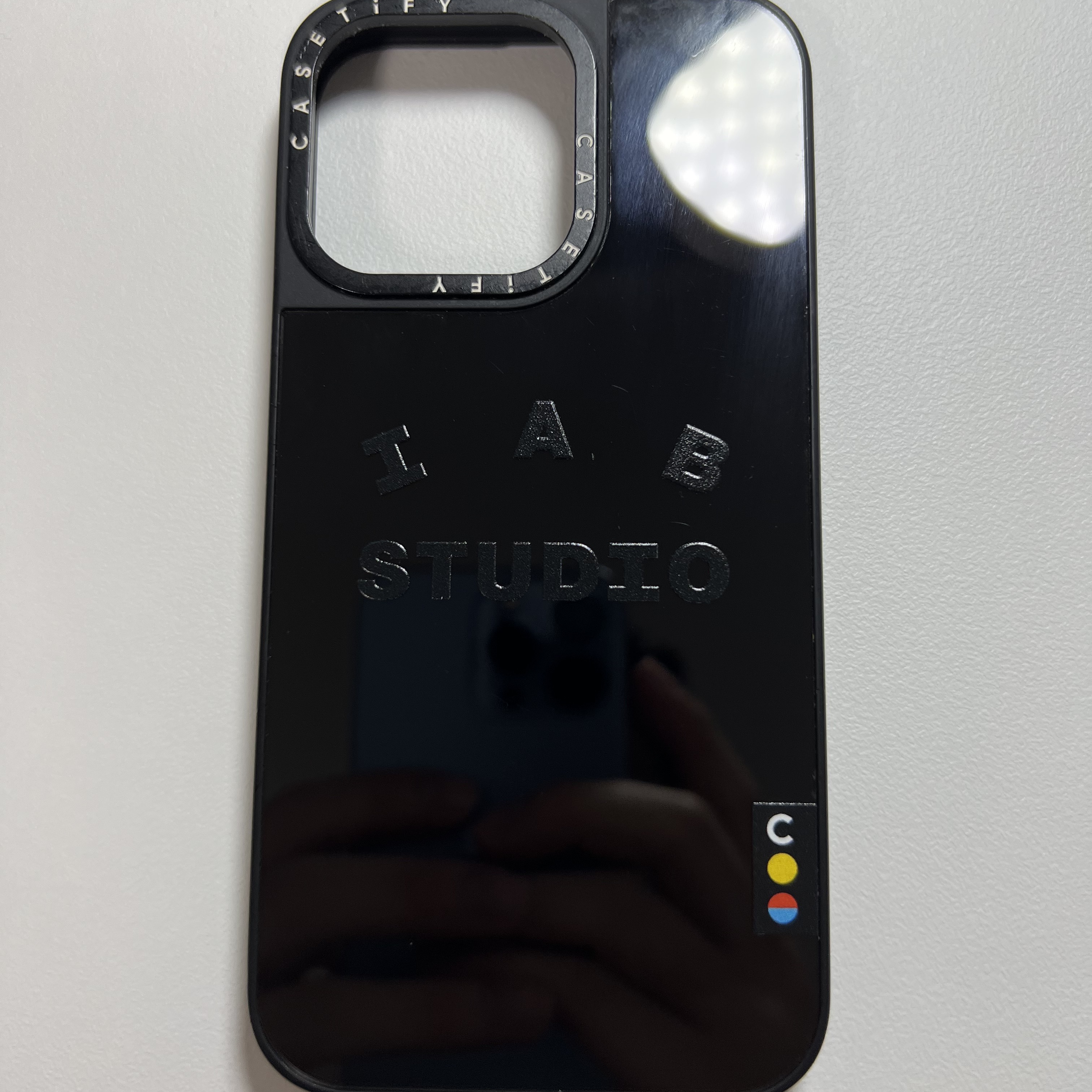 Casetify x IAB Studio iPhone Black Logo MagSafe Mirror Case Black 착용 스타일