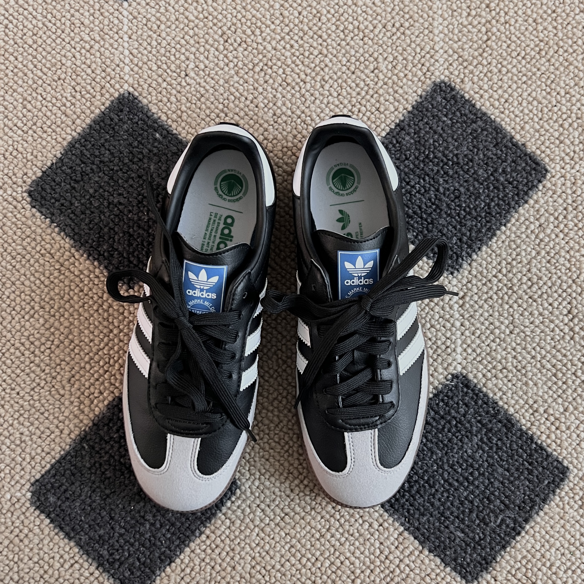 Adidas Samba Vegan Black White 착용 스타일