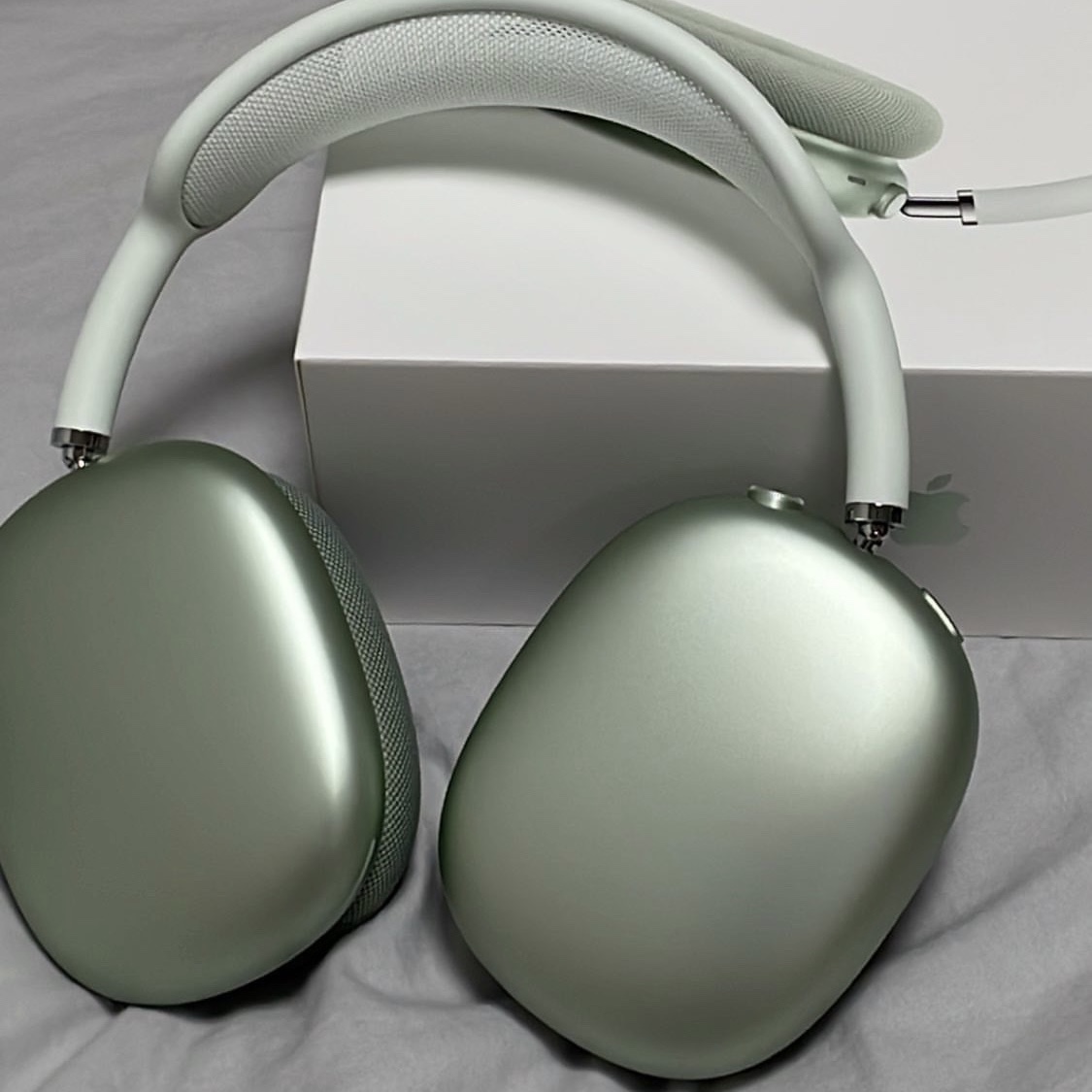 Apple AirPods Max Lightning Green (Korean Ver.) 착용 스타일 - 2