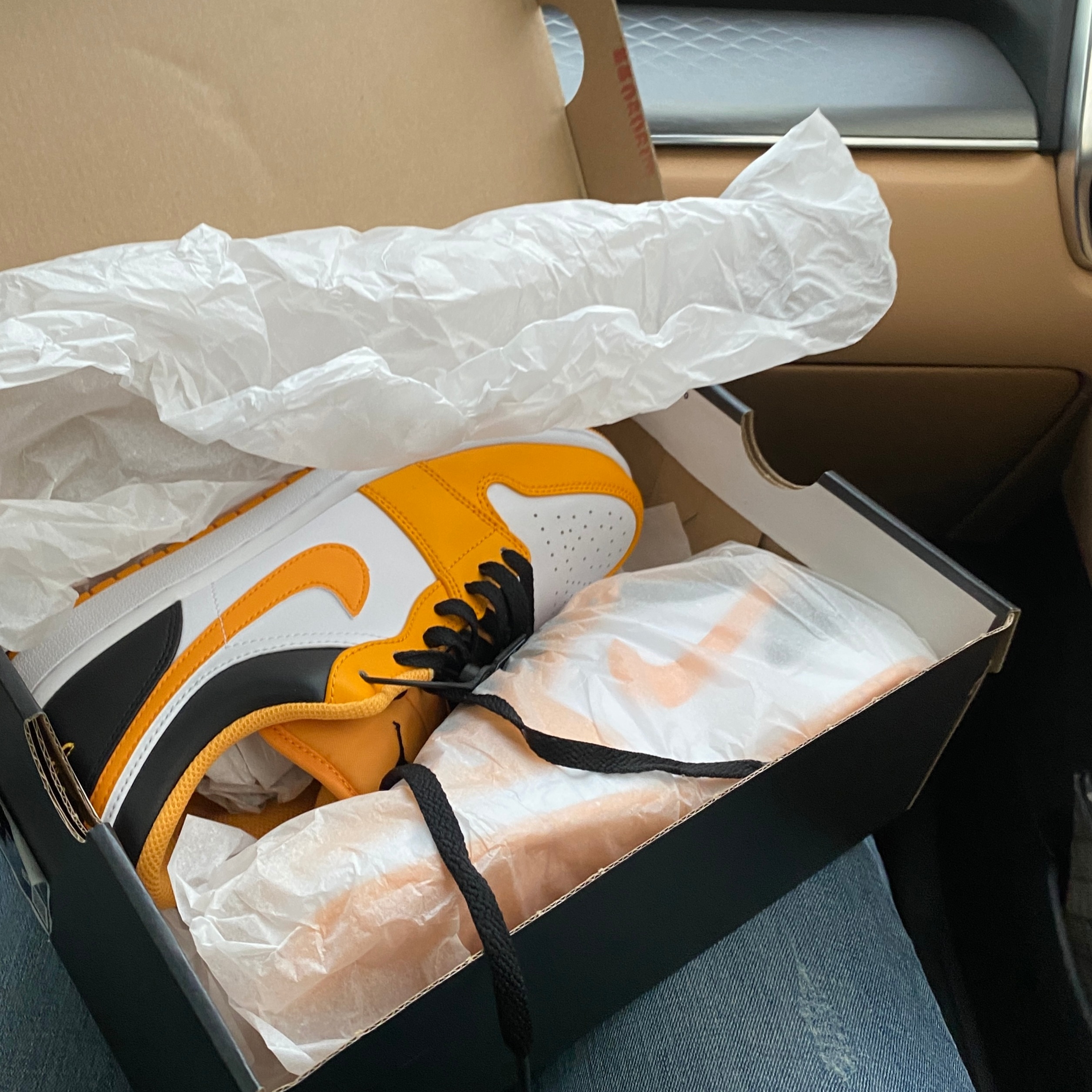 Jordan 1 Low Taxi 착용 스타일