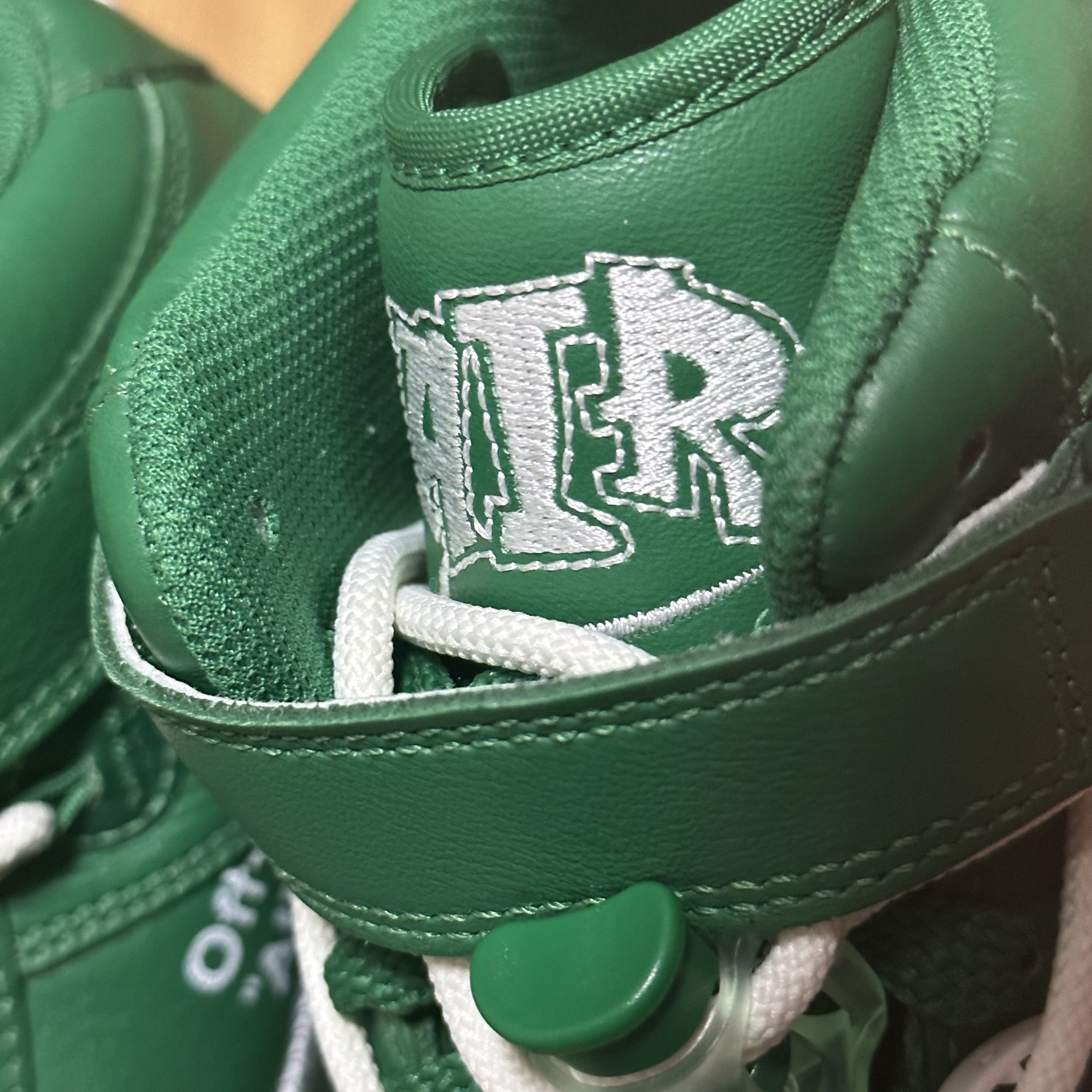 Nike x Off-White Air Force 1 Mid SP Leather Pine Green 착용 스타일 - 5