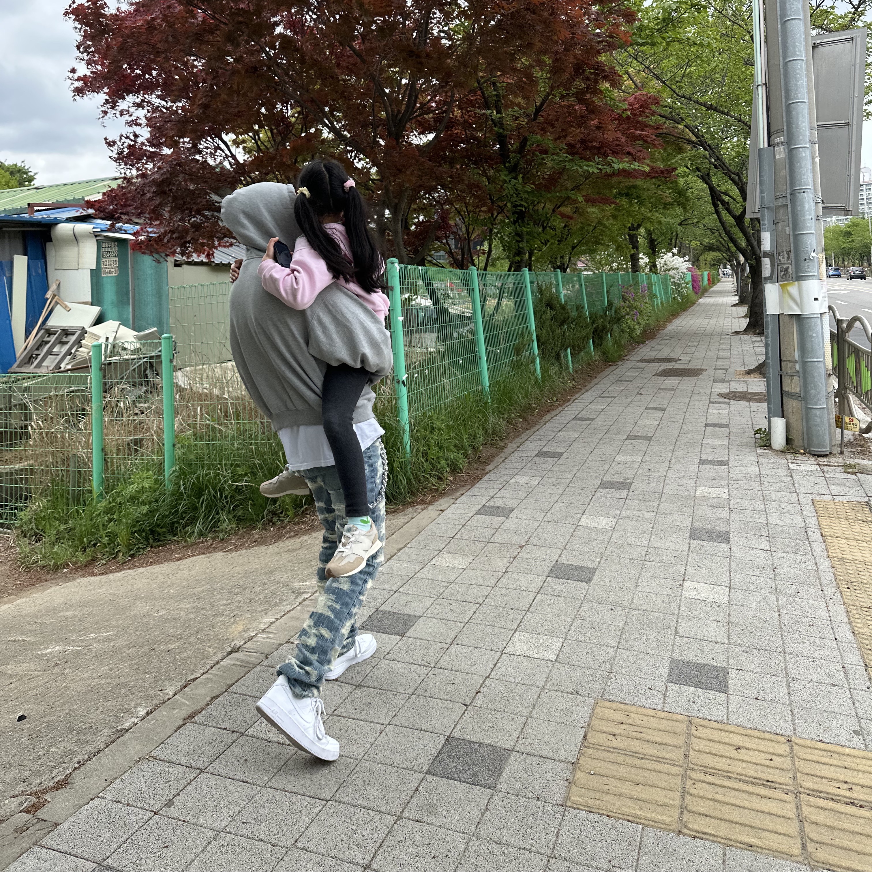 Undermycar x Konic Section Vol.2 Hard Destroyed Washed Jeans - 23SS, Nike Air Force 1 '07 Low White 착용 스타일 - 2