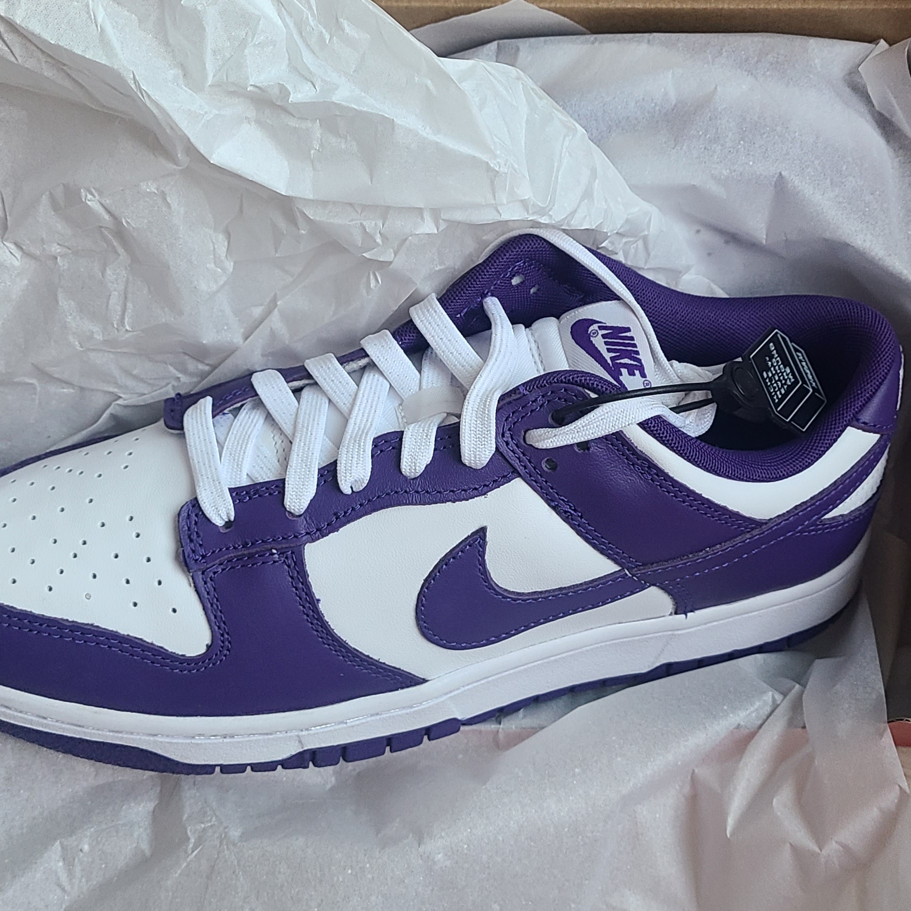 Nike Dunk Low Retro Championship Court Purple 착용 스타일