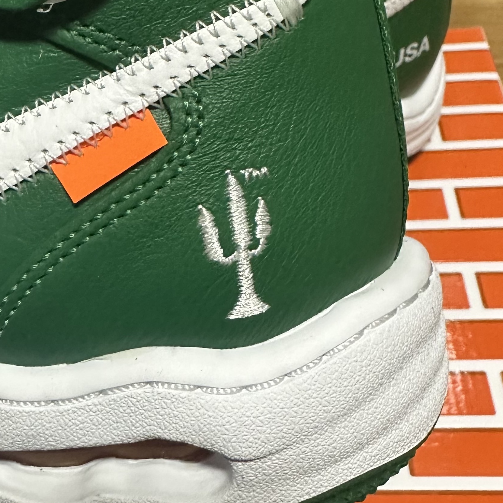 Nike x Off-White Air Force 1 Mid SP Leather Pine Green 착용 스타일 - 3