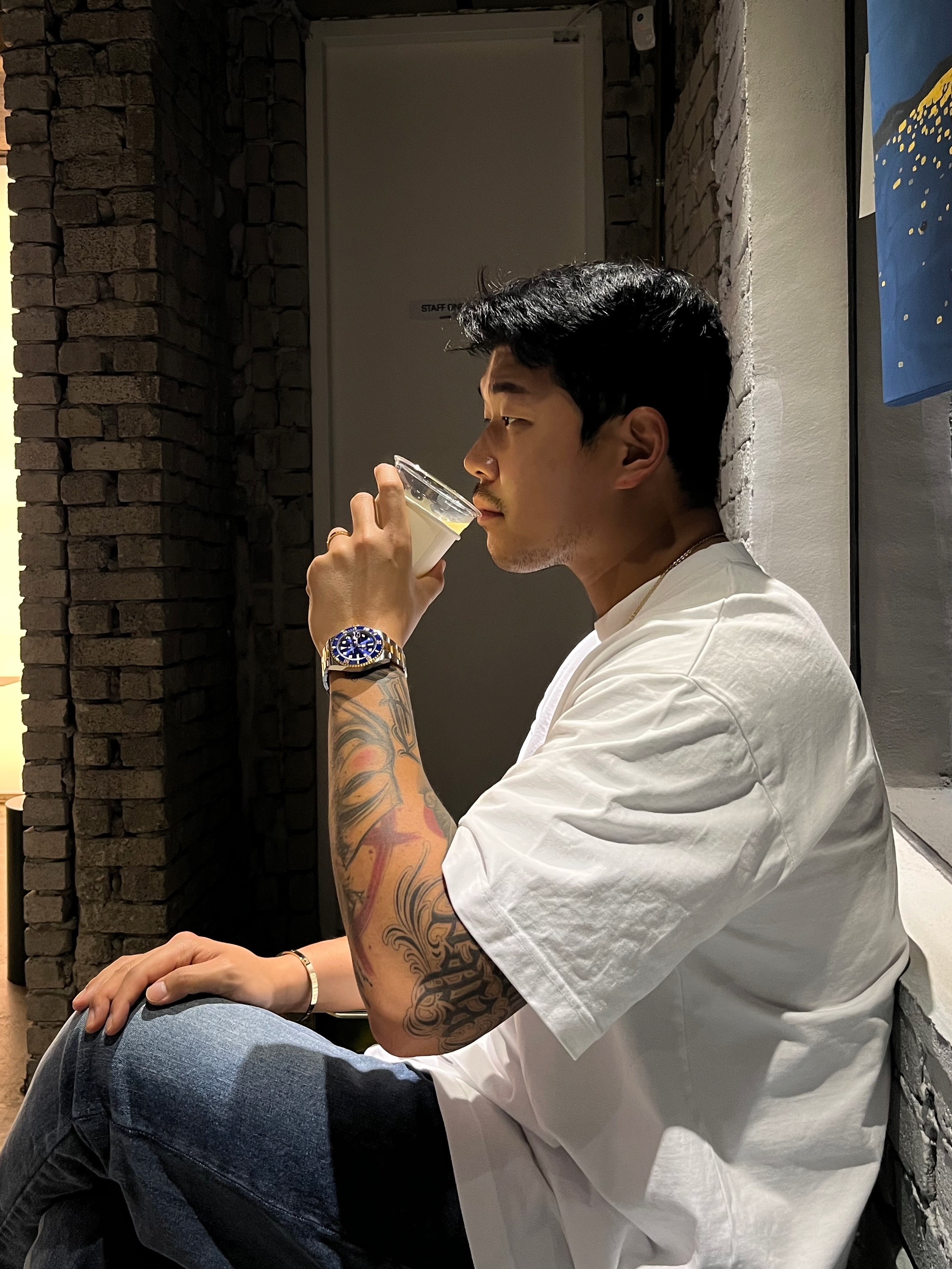 Maison Mihara Yasuhiro Blakey VL OG Sole Canvas Low-top Sneakers Orange, Rolex Submariner Date 41mm 126613LB Royal Blue Oyster 착용 스타일 - 3