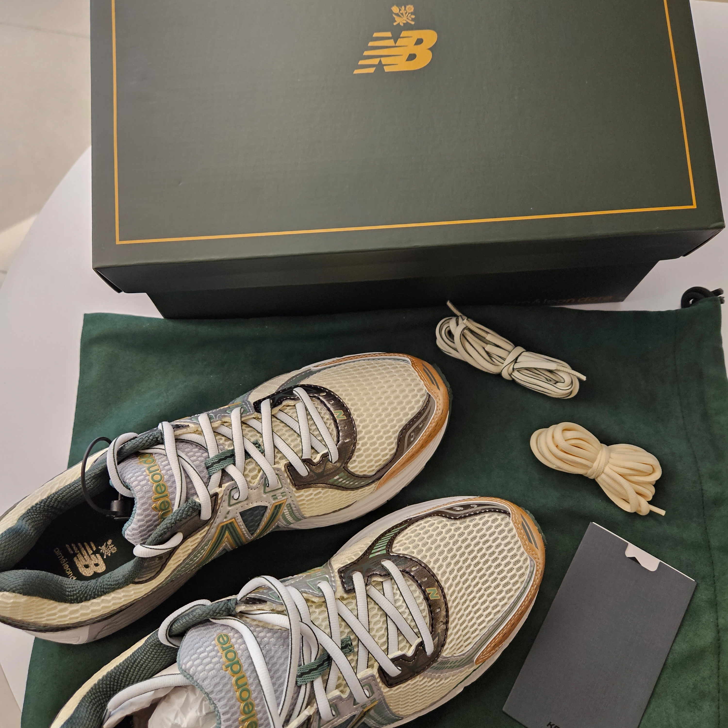 New Balance x Aime Leon Dore 860v2 Green 착용 스타일 - 1