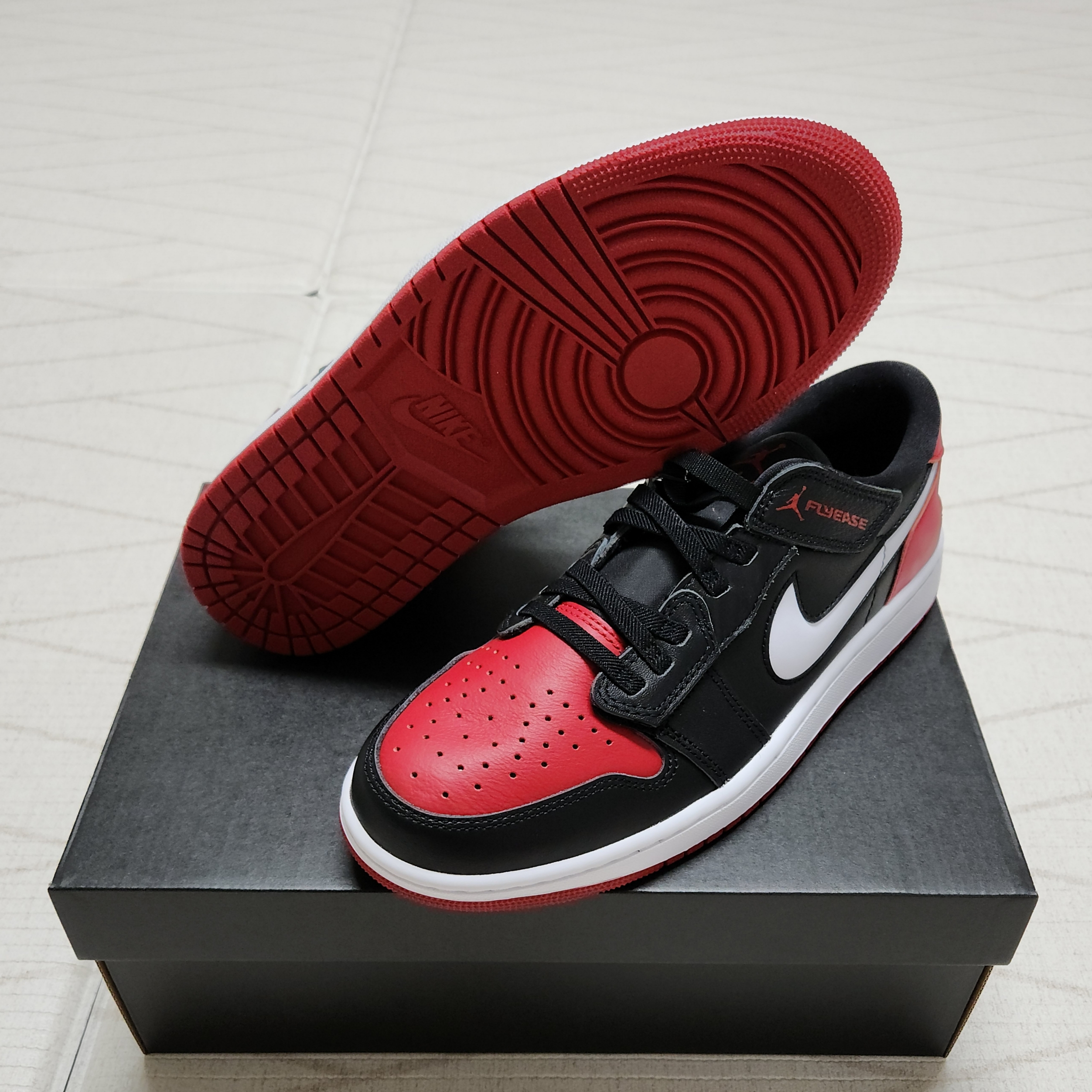 Jordan 1 Low Flyease Gym Red and Black, Jordan 1 Low Flyease Taxi 착용 스타일 - 3