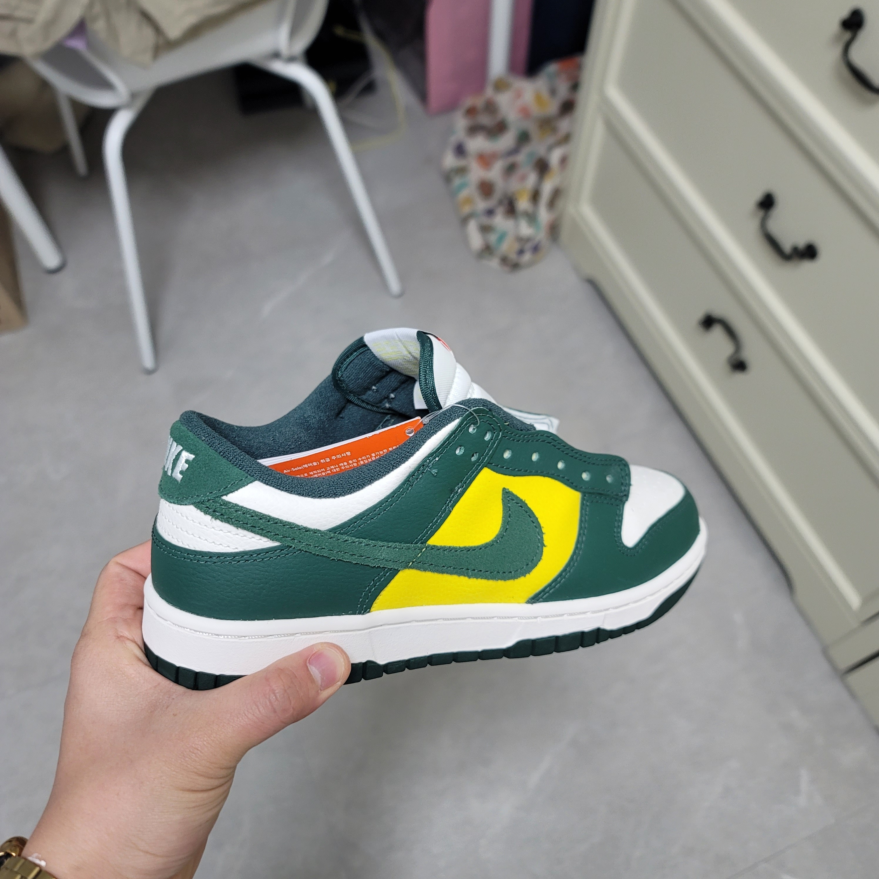(W) Nike Dunk Low SE Opti Noble Green 착용 스타일 - 4