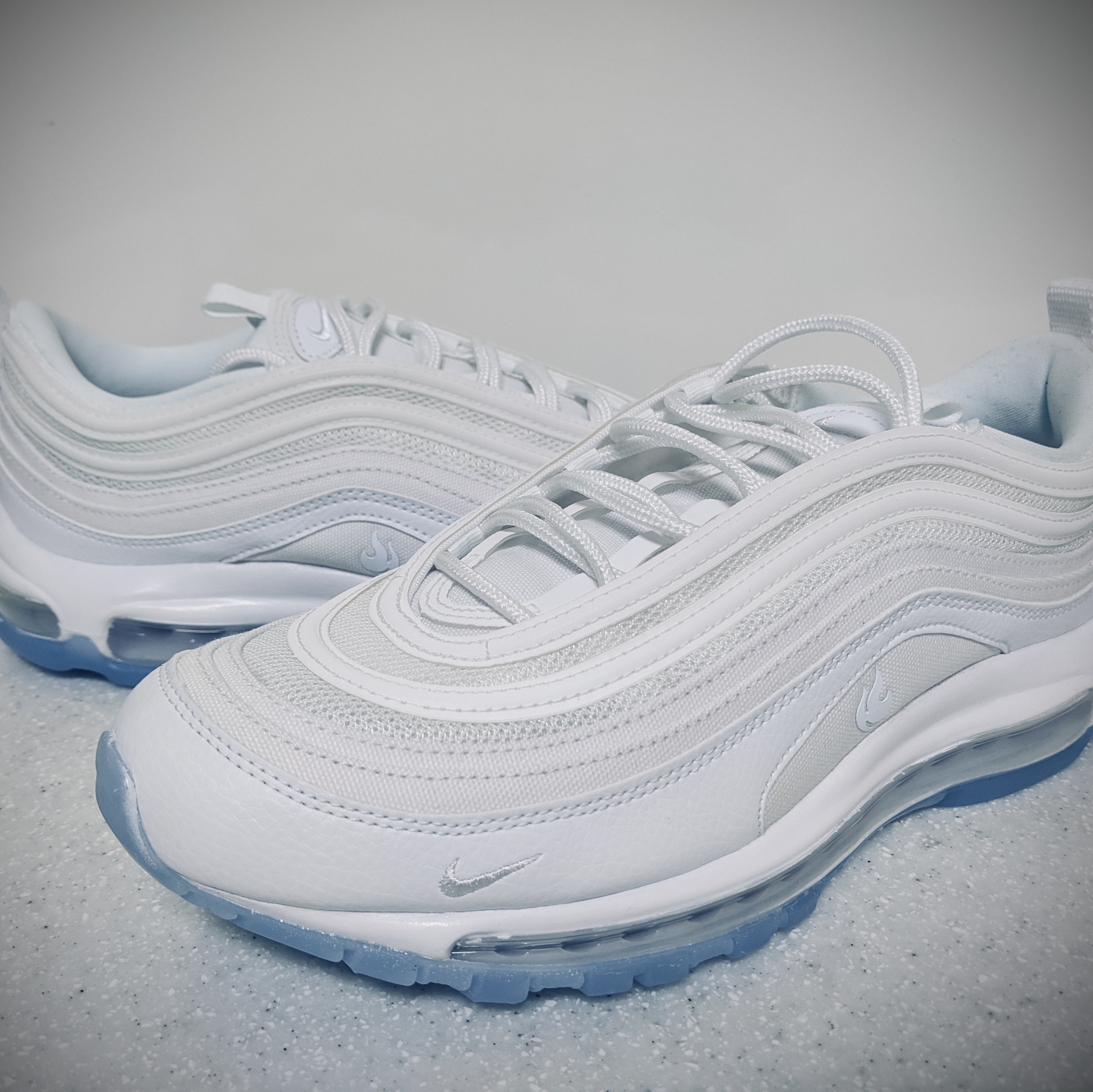 Nike Air Max 97 White Ice 착용 스타일