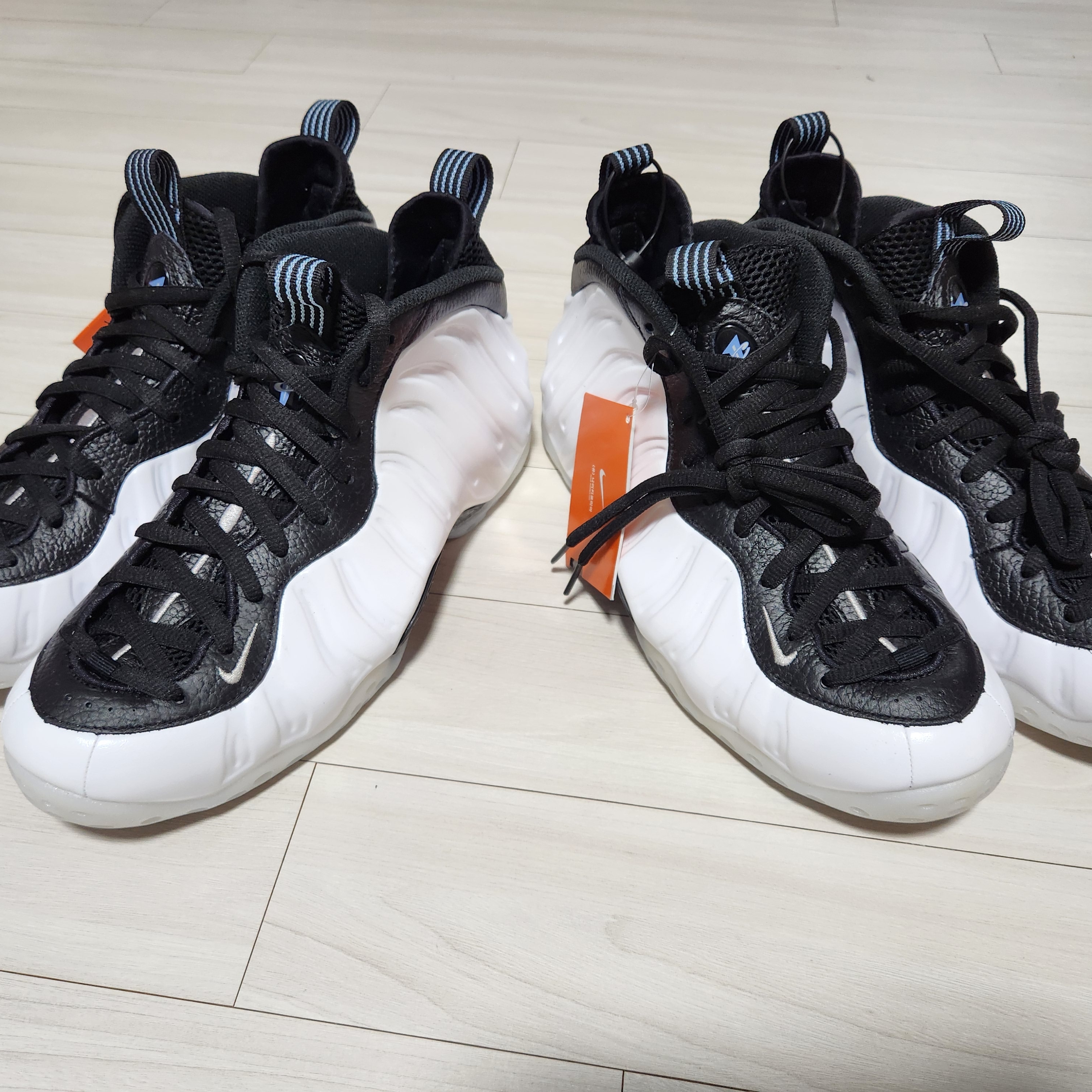 Nike Air Foamposite One White and Black 착용 스타일
