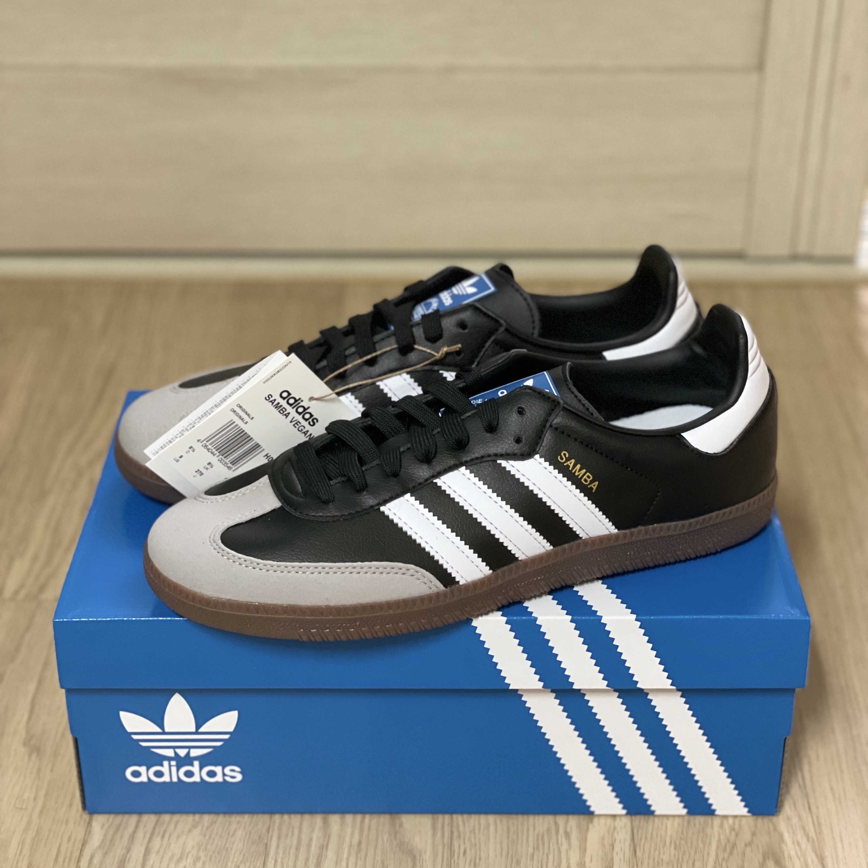 Adidas Samba Vegan Black White 착용 스타일 - 2