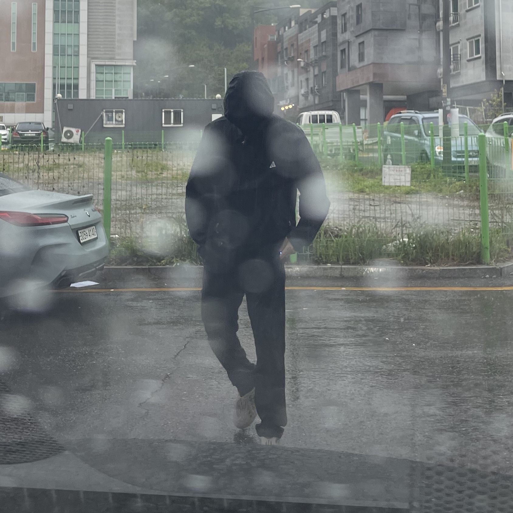 Nike ACG Storm-Fit ADV Cascade Rains Full Zip Jacket Black - Asia, Arc'teryx Gamma Quick Dry Pants Black 착용 스타일 - 1