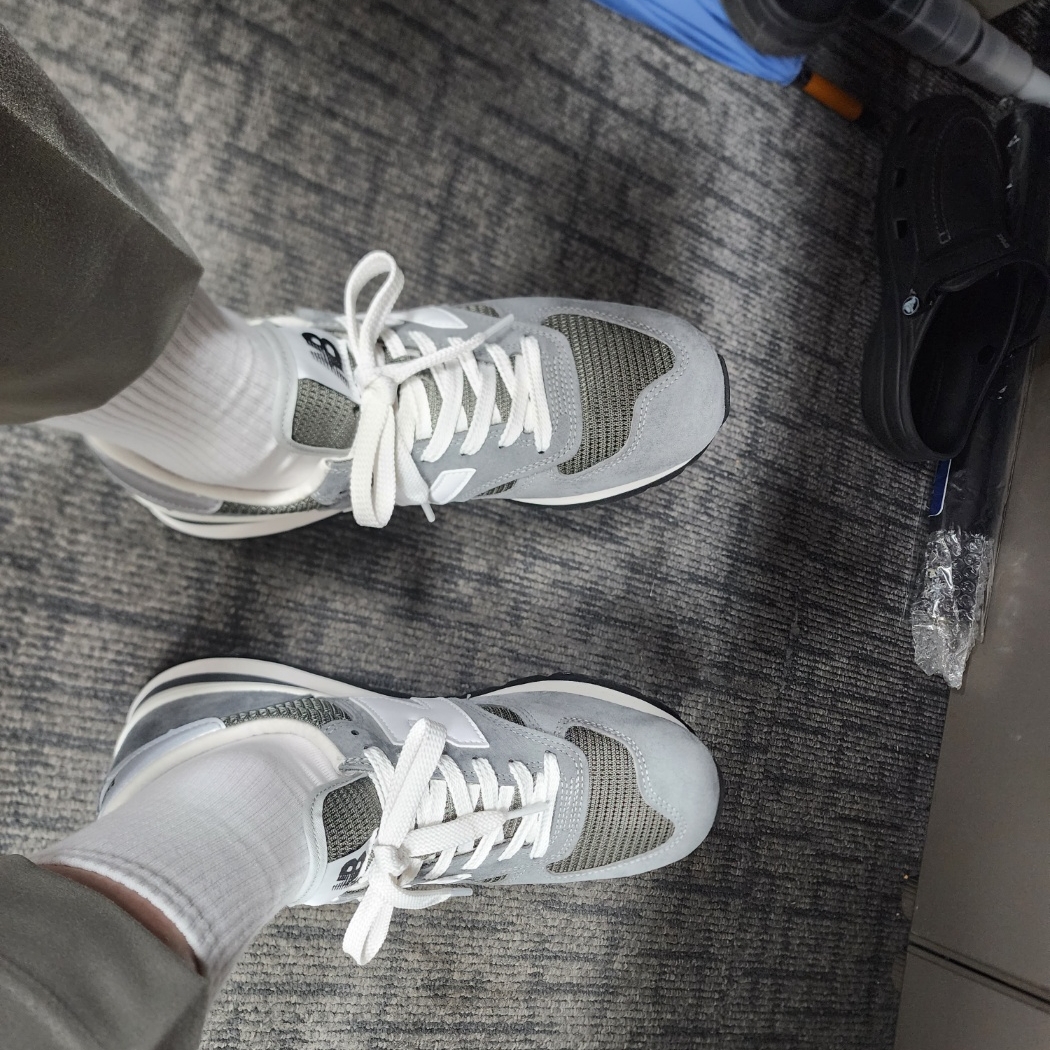 New Balance 990v1 Made in USA Grey White 착용 스타일