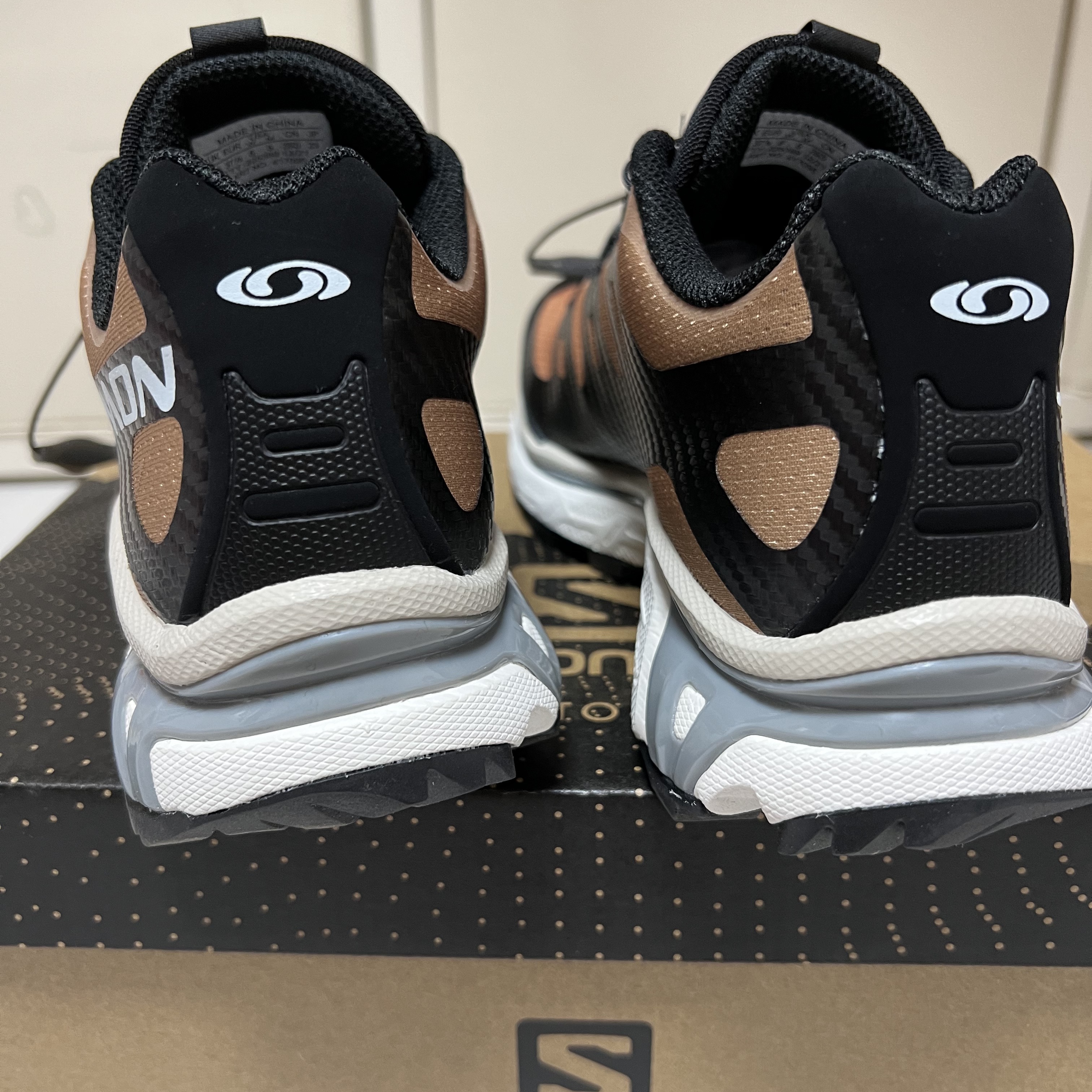Salomon XT-4 Tobacco Brown 착용 스타일 - 2