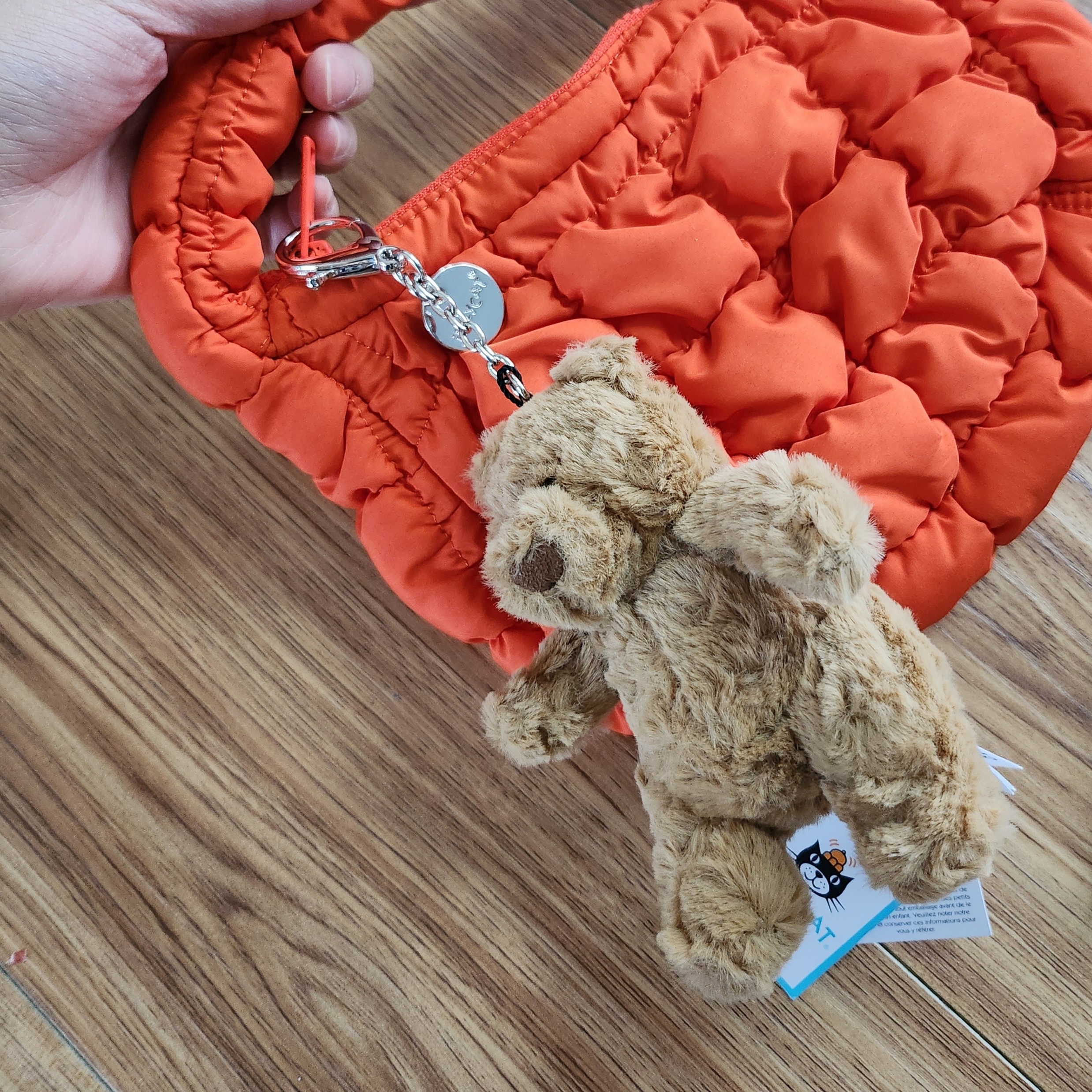 COS Quilted Micro Bag Orange, Jellycat Bartholomew Bear Bag Charm Brown 착용 스타일