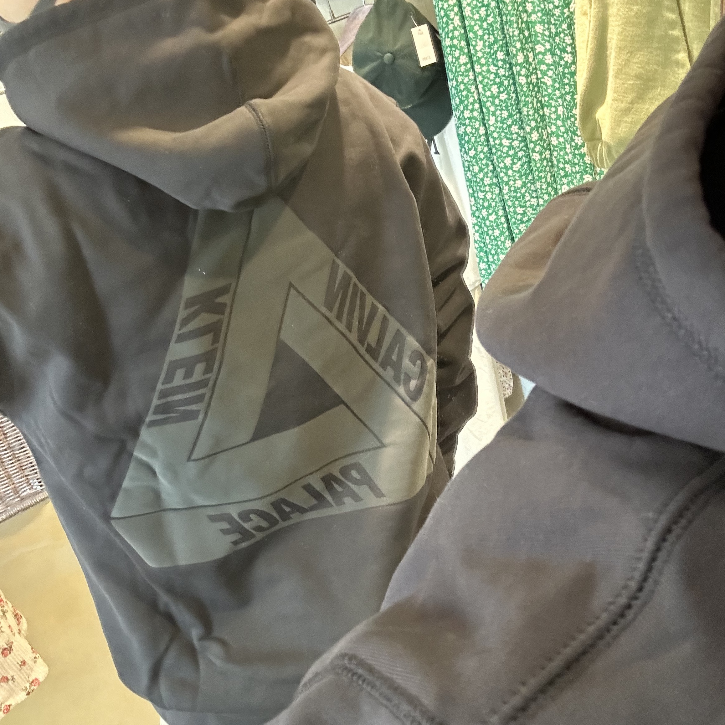 Palace x CK1 Tri-Ferg Hood Black - 22SS 착용 스타일