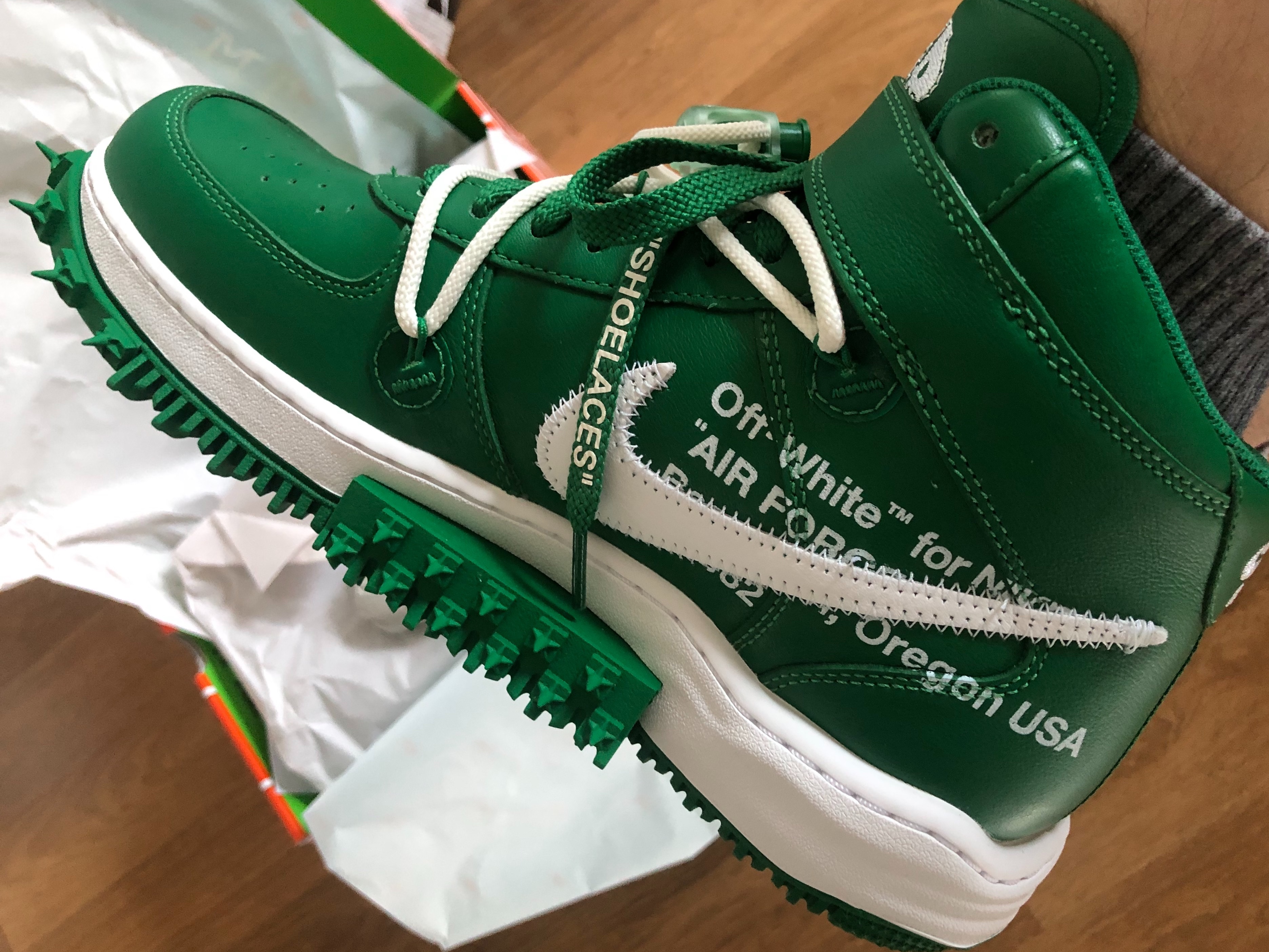 Nike x Off-White Air Force 1 Mid SP Leather Pine Green 착용 스타일