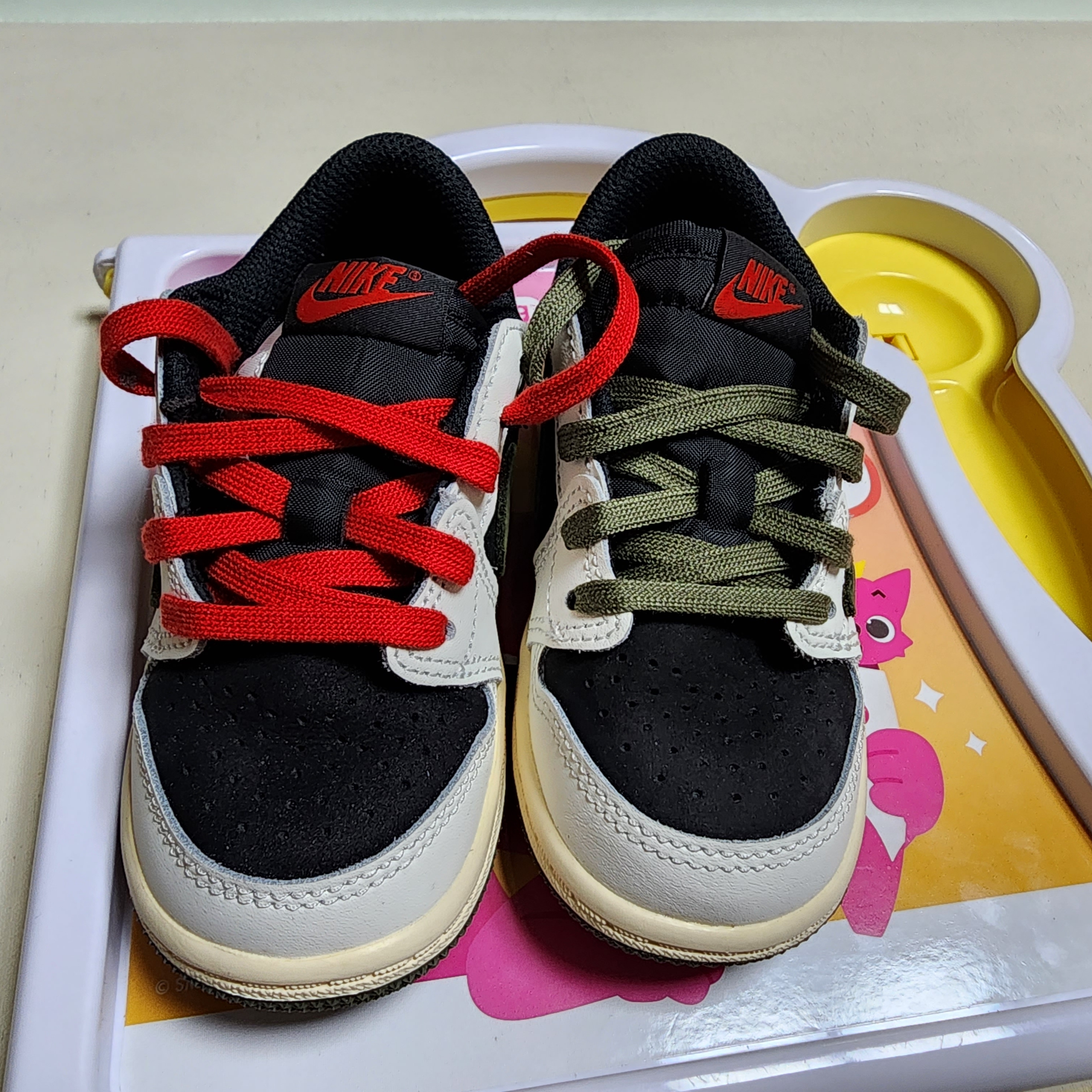 (TD) Jordan 1 x Travis Scott Retro Low OG SP Medium Olive 착용 스타일 - 1