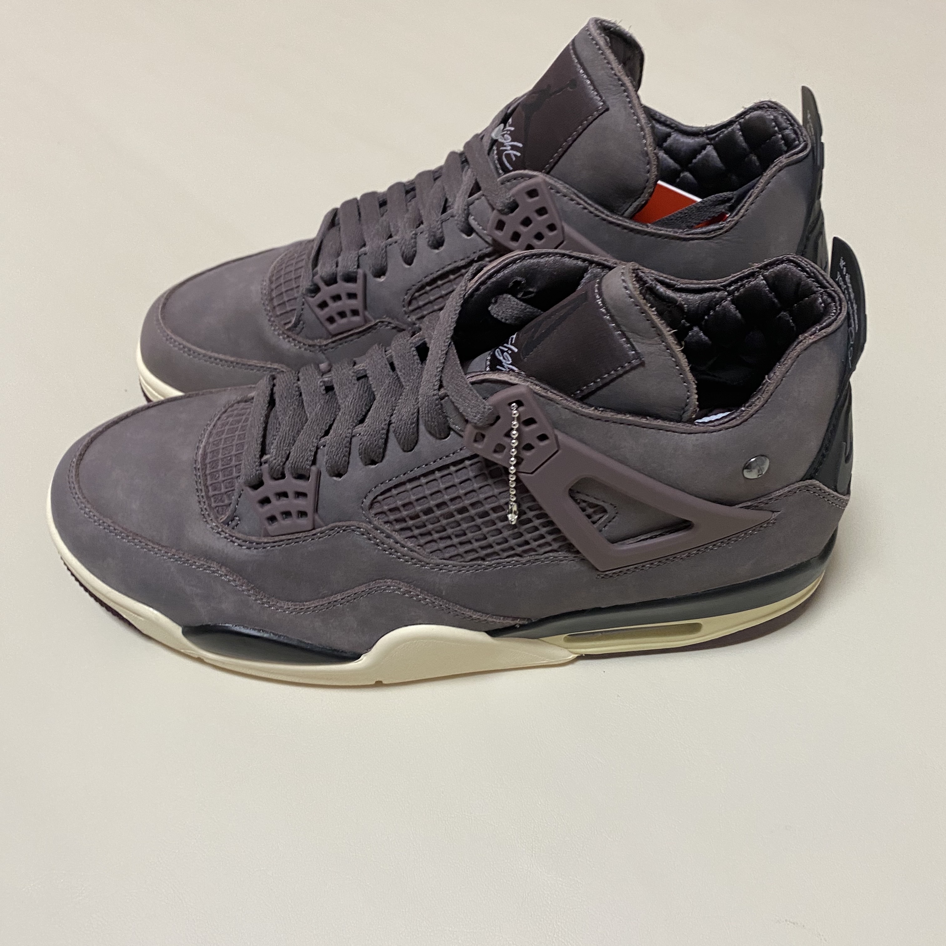 Jordan 4 x A Ma Maniere Retro Violet Ore 착용 스타일