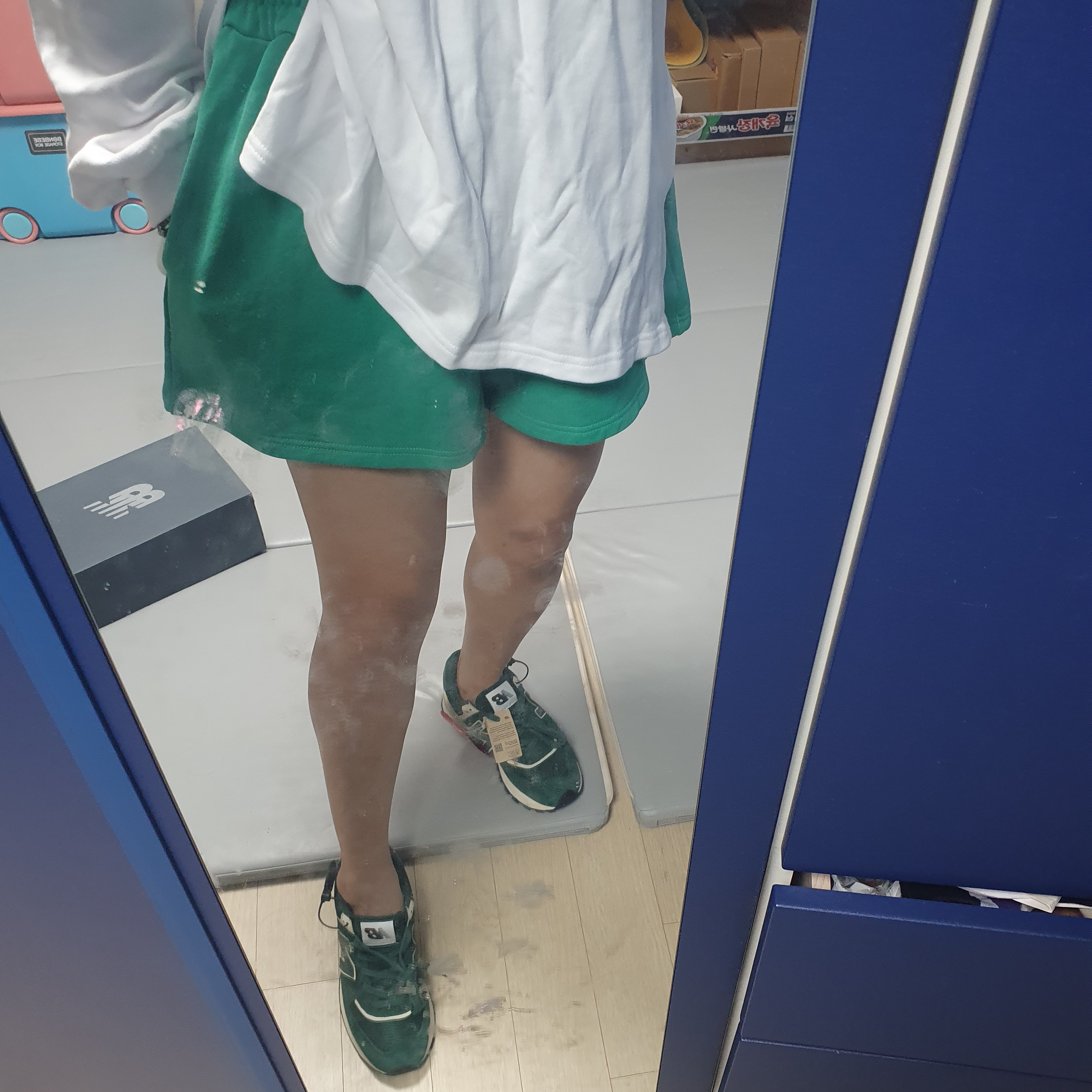 New Balance 574 Legacy Green 착용 스타일 - 2