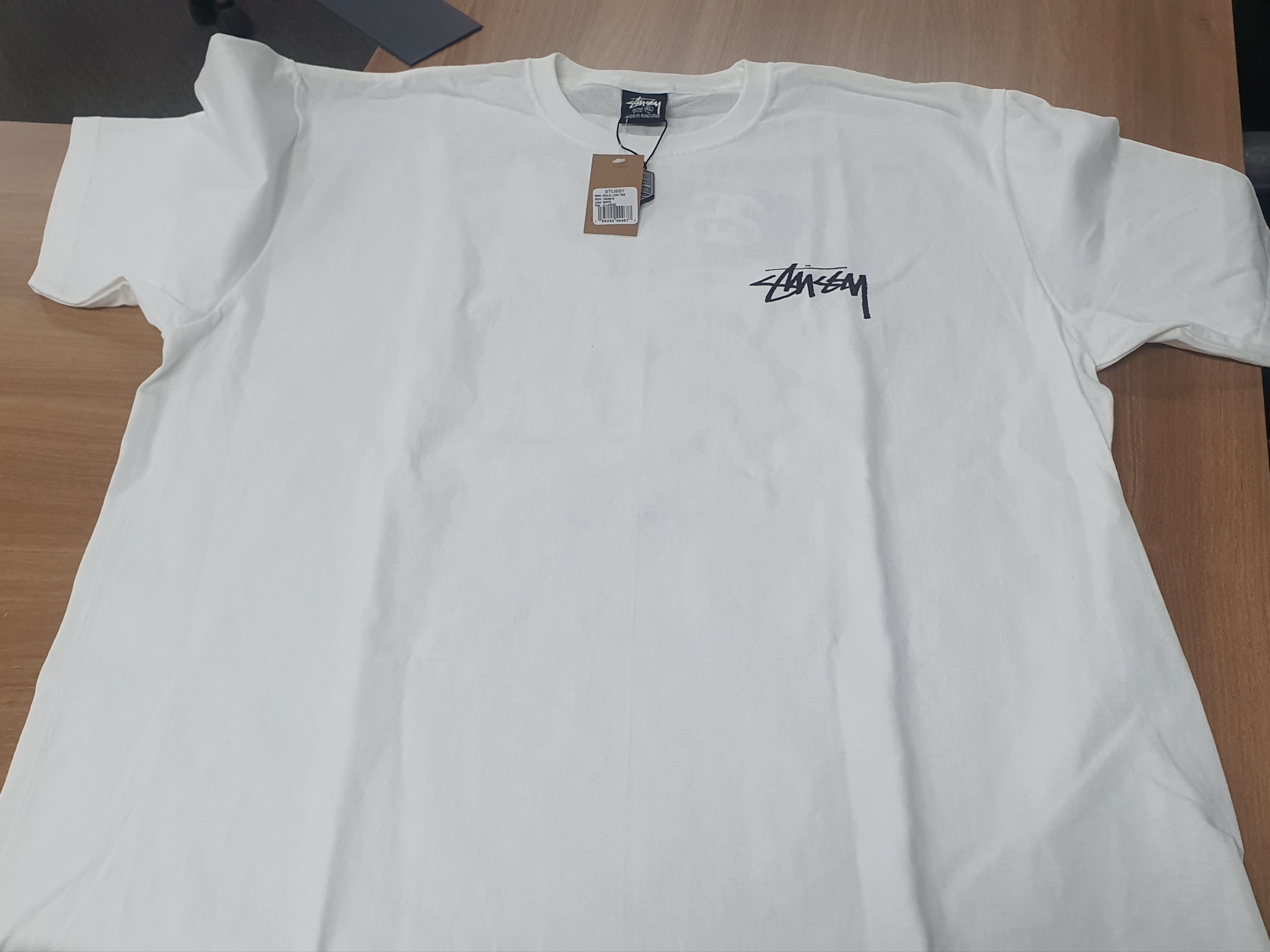 Stussy Gold Lion T-Shirt White 착용 스타일 - 2