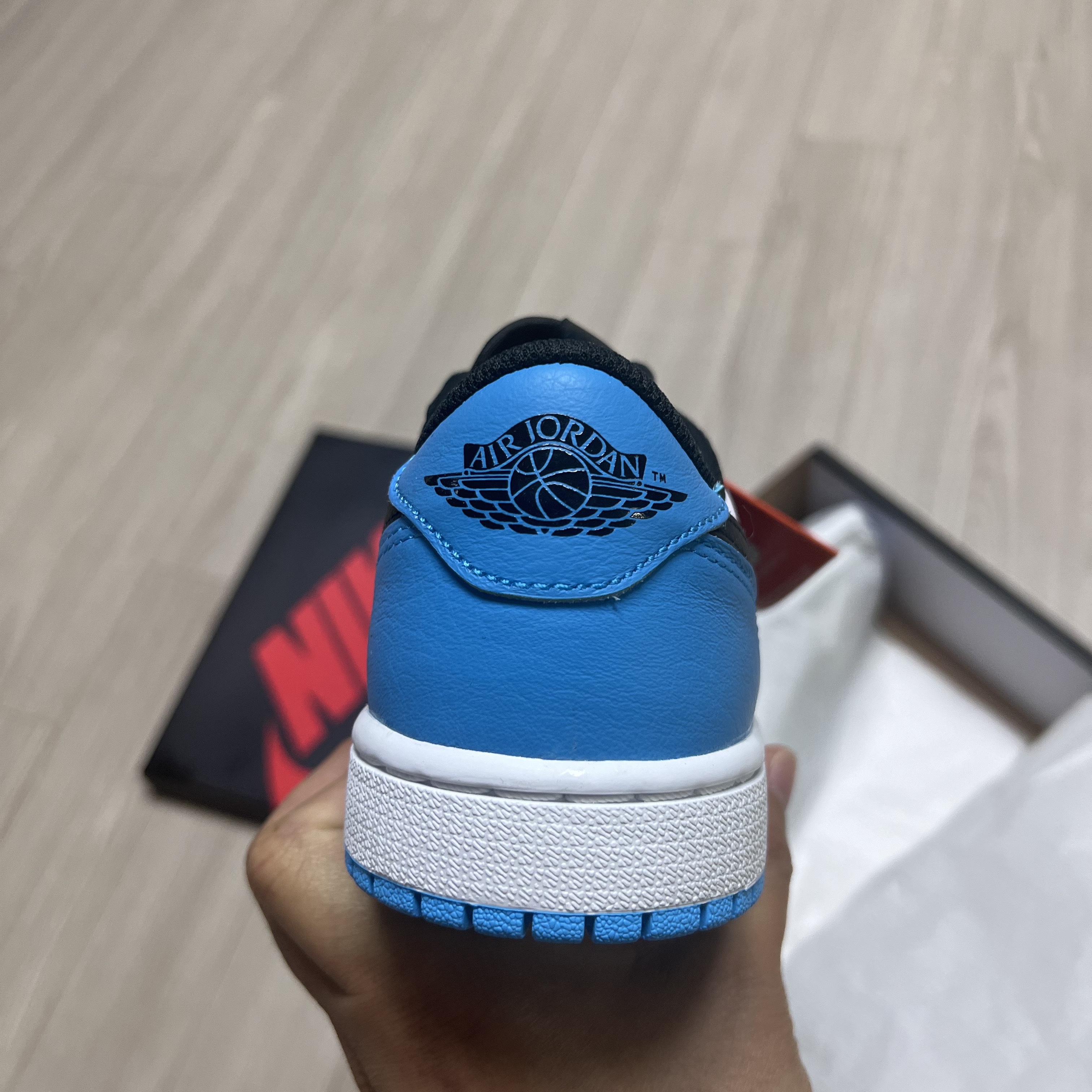 (W) Jordan 1 Retro Low OG Black and Dark Powder Blue 착용 스타일 - 3