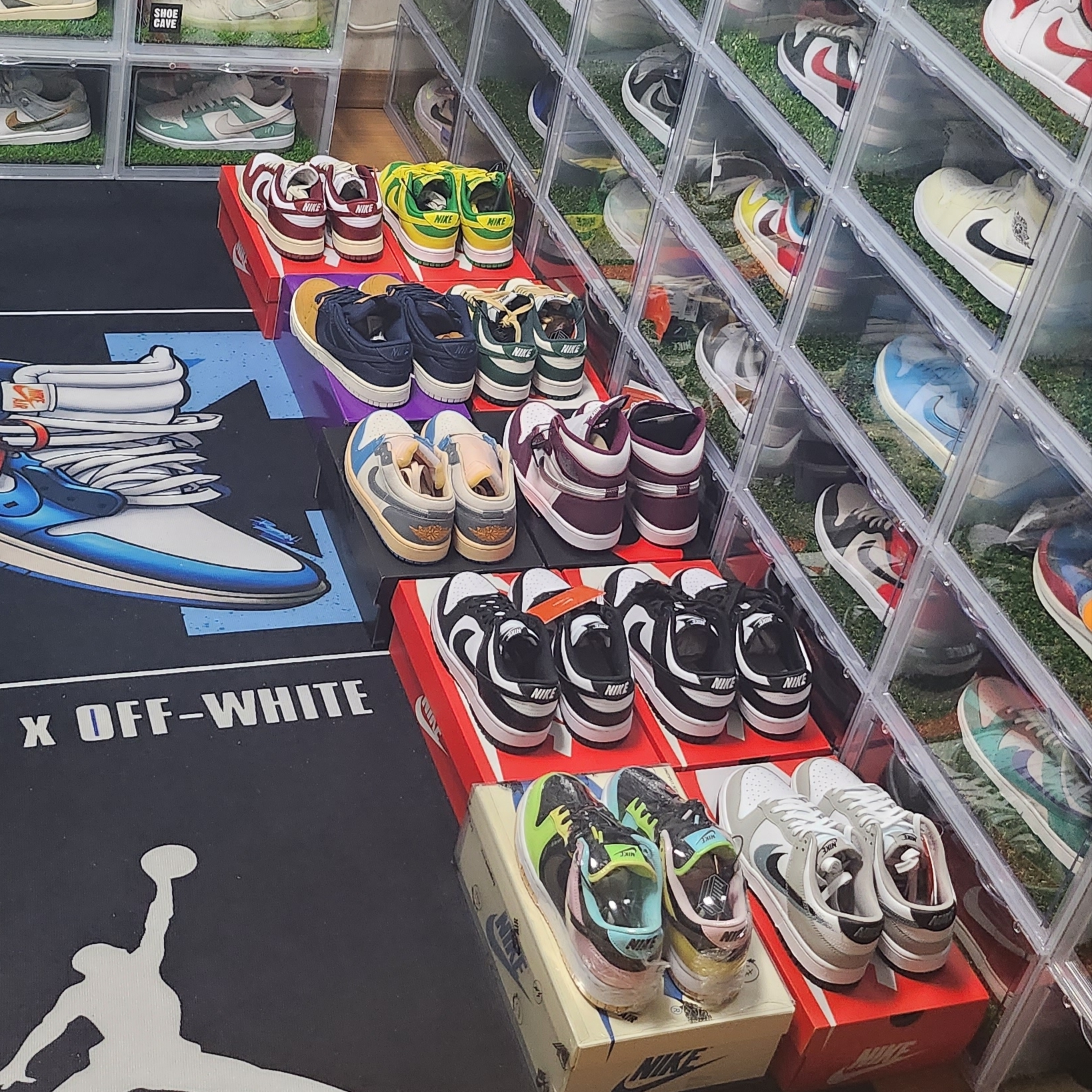Jordan 1 x Travis Scott Retro Low OG SP Sail and Ridgerock, Jordan 1 x Travis Scott x Fragment Retro Low OG SP Military Blue 착용 스타일 - 3