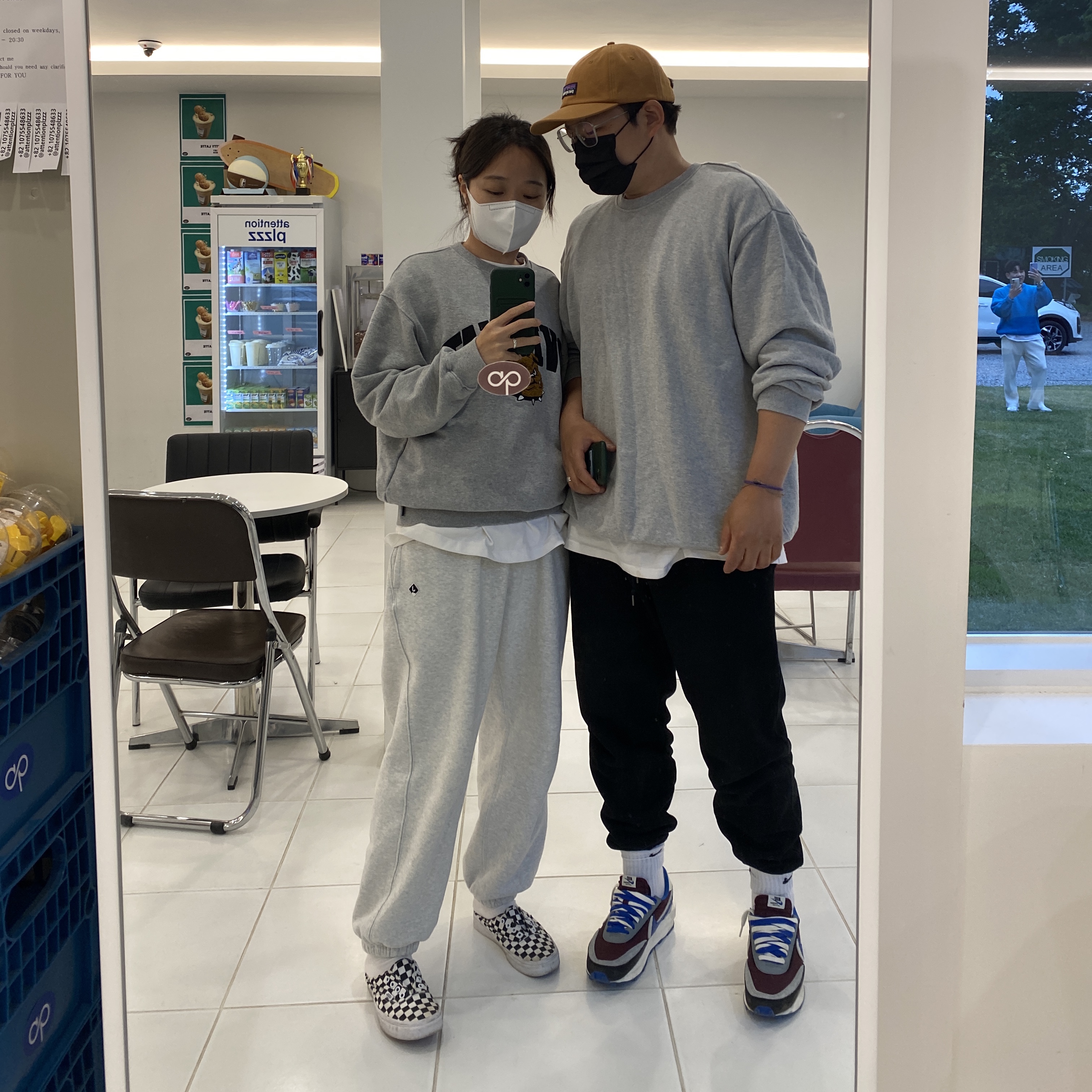 Nike x Sacai x Undercover LDWaffle Night Maroon Team Royal 착용 스타일 - 1