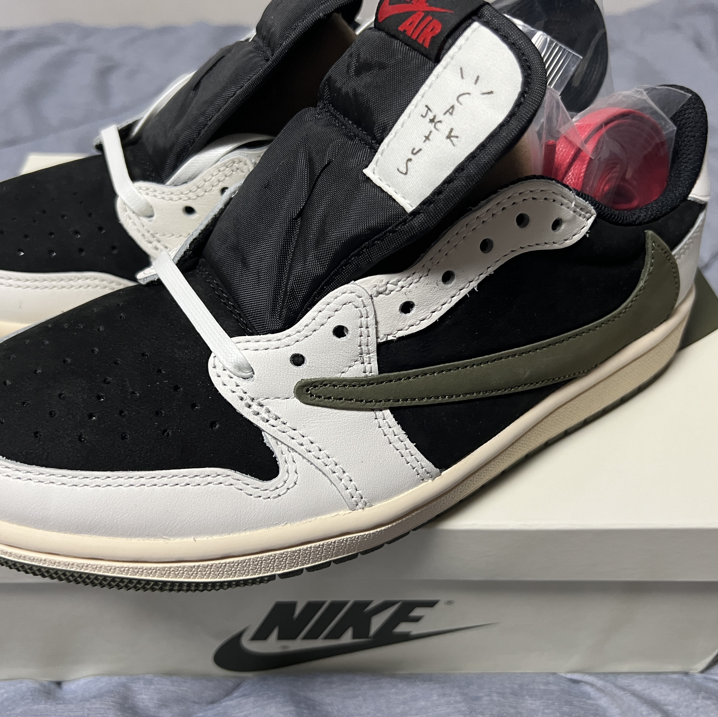 (W) Jordan 1 x Travis Scott Retro Low OG SP Medium Olive 착용 스타일