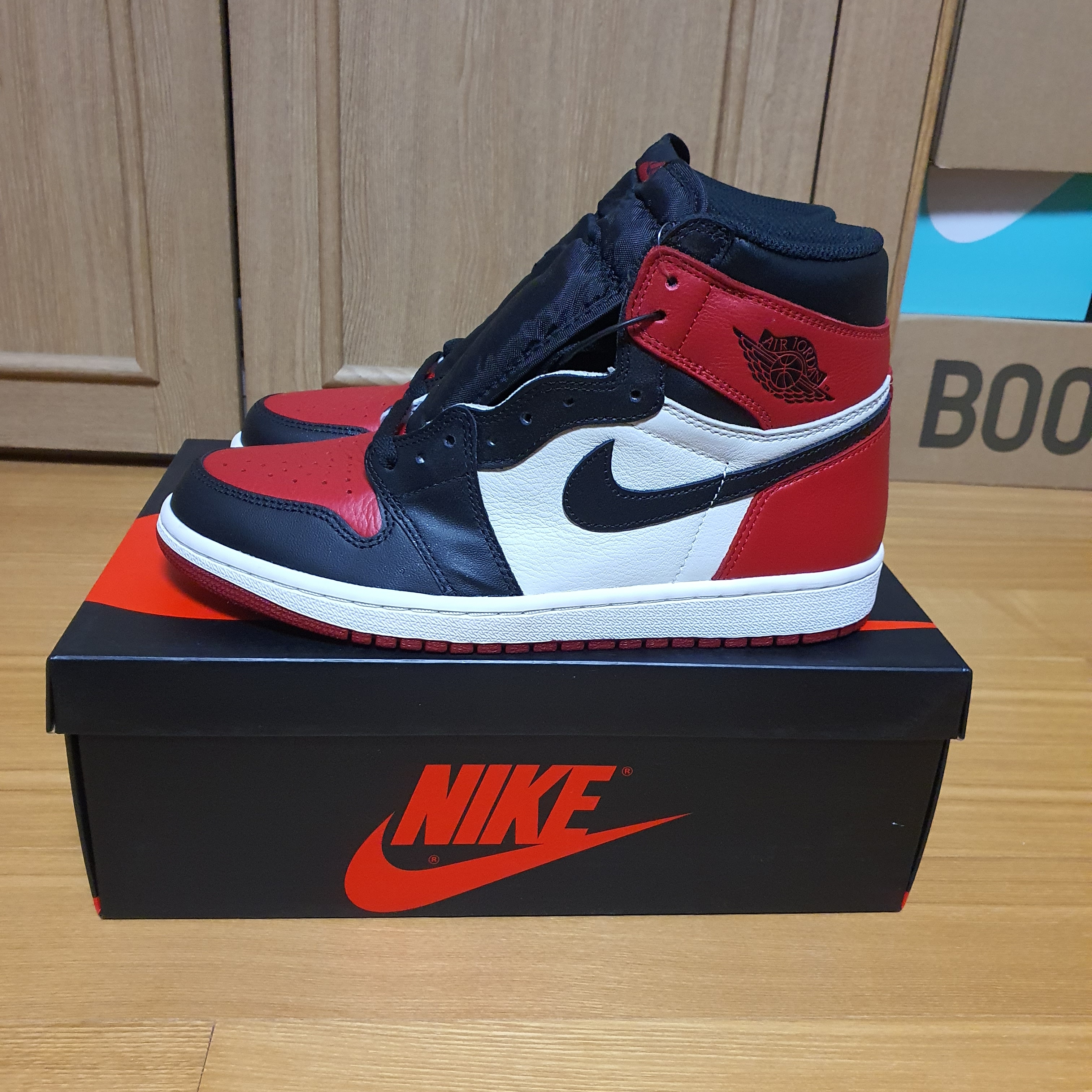 Jordan 1 Retro High OG Bred Toe 착용 스타일 - 2