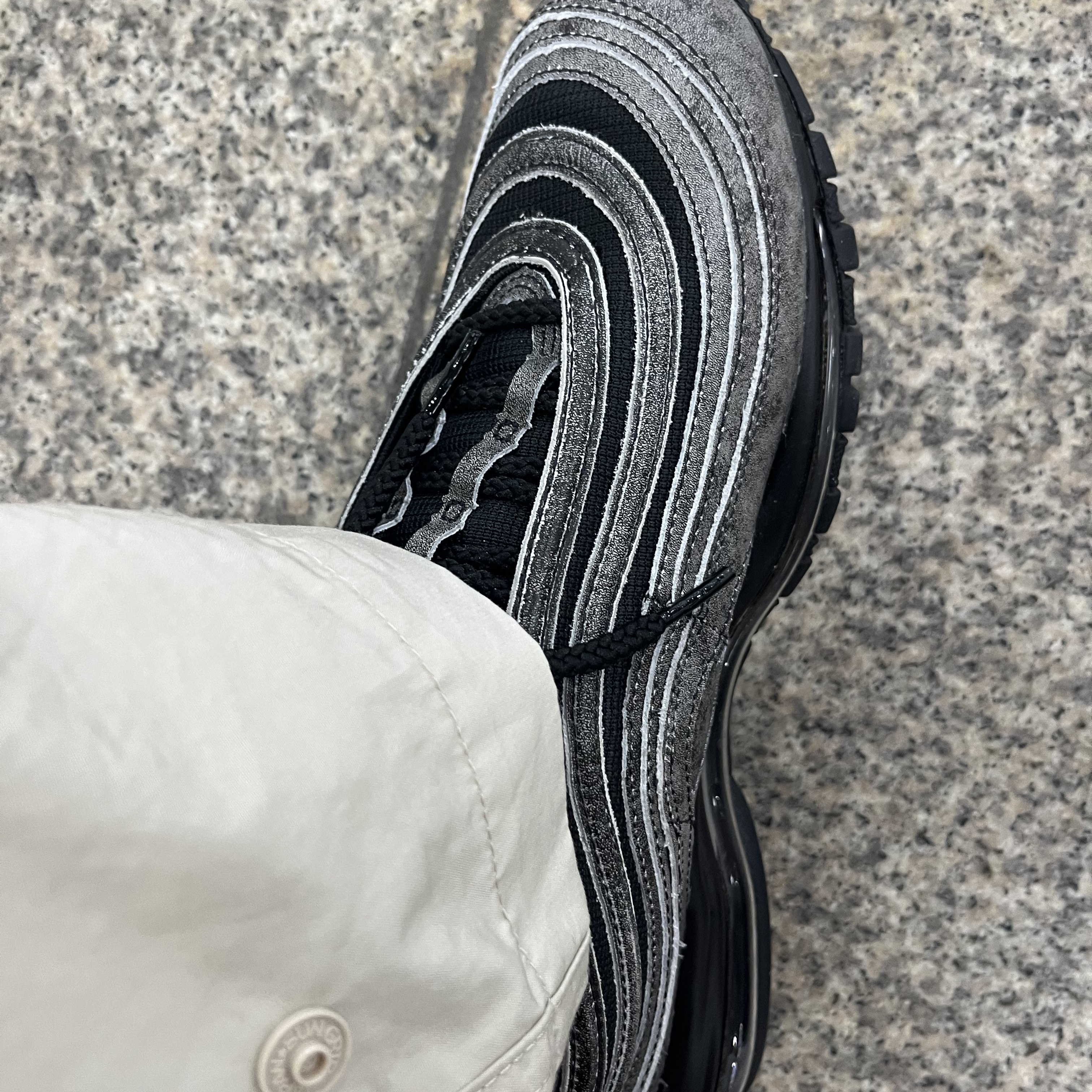 Nike x Comme des Garcons Air Max 97 Black 착용 스타일 - 2